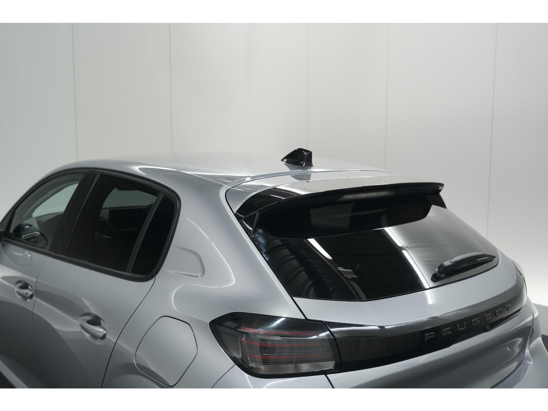 Peugeot 208 PureTech 100 Allure | 360 Camera | Dodehoekdetectie | Apple Carplay