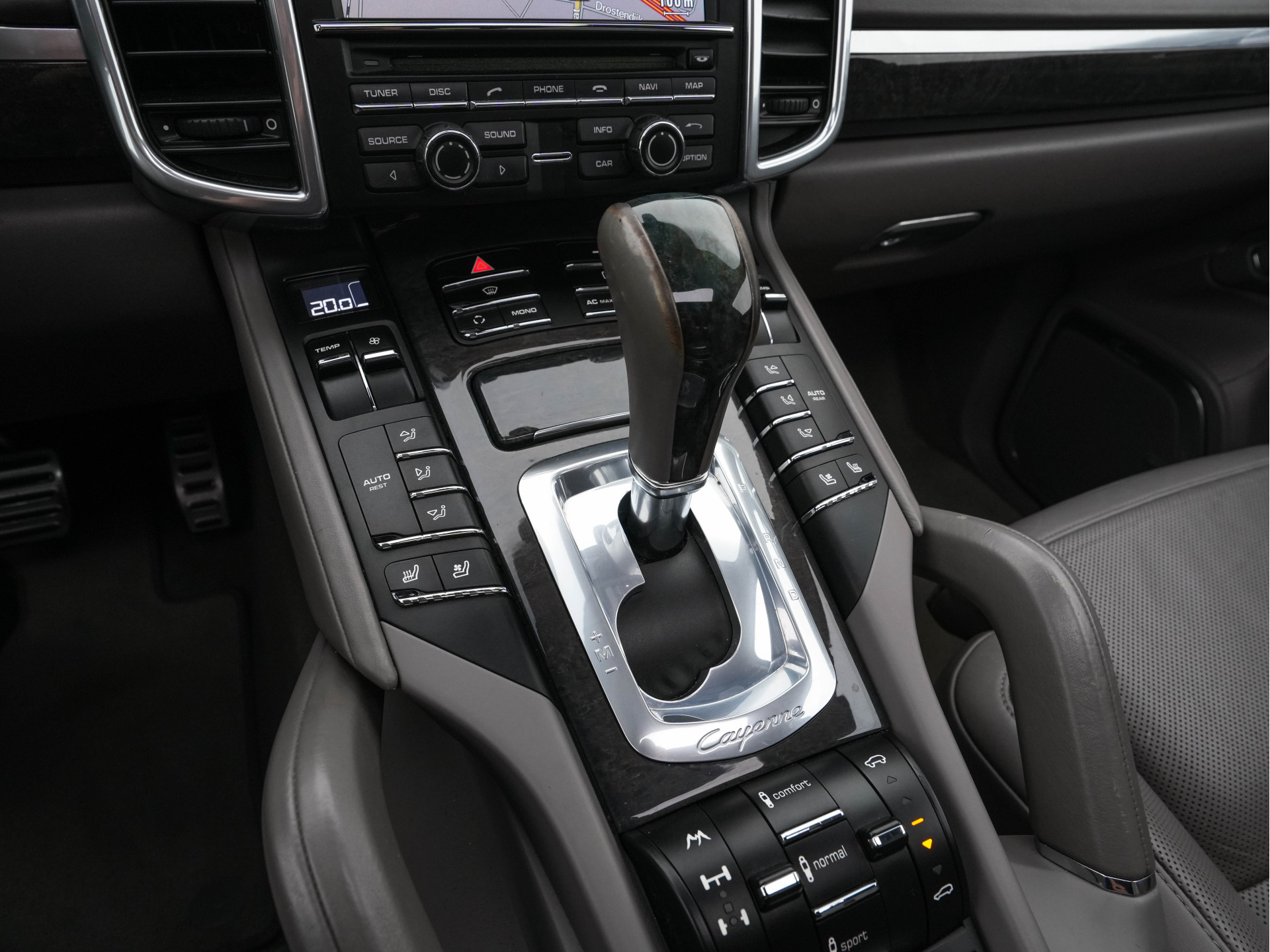 Porsche Cayenne 4.8 Turbo AWD Aut. *PANO | LEATHER | BURMESTER-SURROUND | BI-XENON | MEMORY-PACK | NAVI-FULLMAP | ADAPTIVE-CRUISE | AIR-SUSPENSION | CAMERA | SPORT-SEATS |  20''ALU*