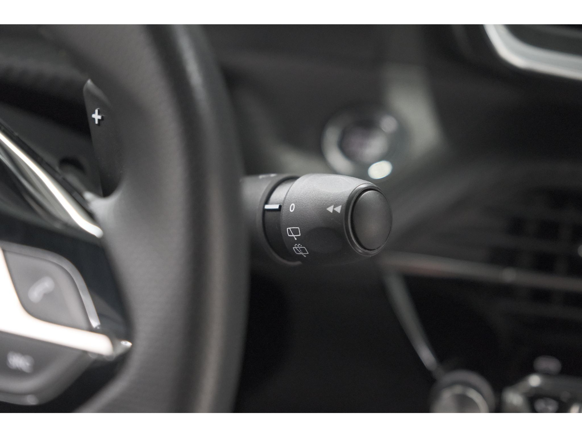Peugeot 2008 PureTech 130 EAT8 GT | Camera | Apple Carplay | Parkeersensoren | 17 Inch Lichtmetalen Velgen