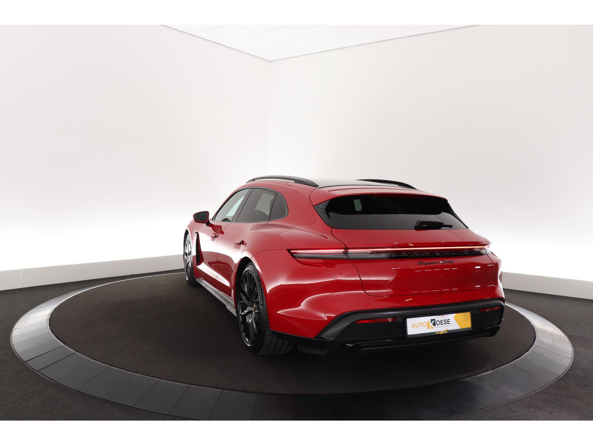Porsche Taycan Sport Turismo GTS | 93 kWh Accu Plus | Surround View | InnoDrive | Sport Chrono Pakket | Panoramadak