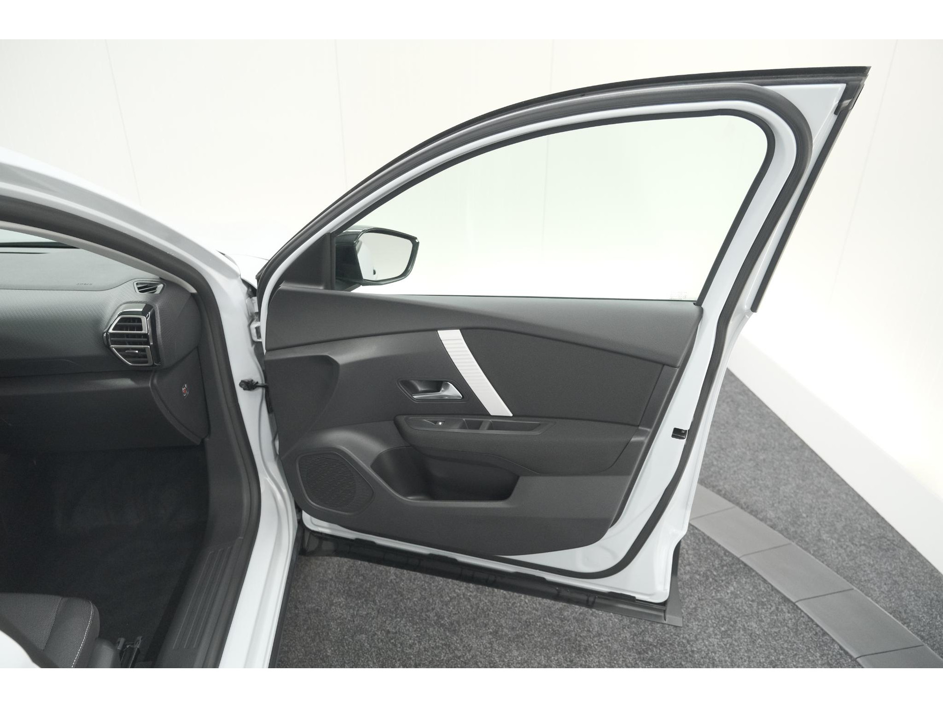 Citroen C4 Hybrid 136 e-DCS6 Plus | Camera | Apple Carplay | Navigatie | Parkeersensoren