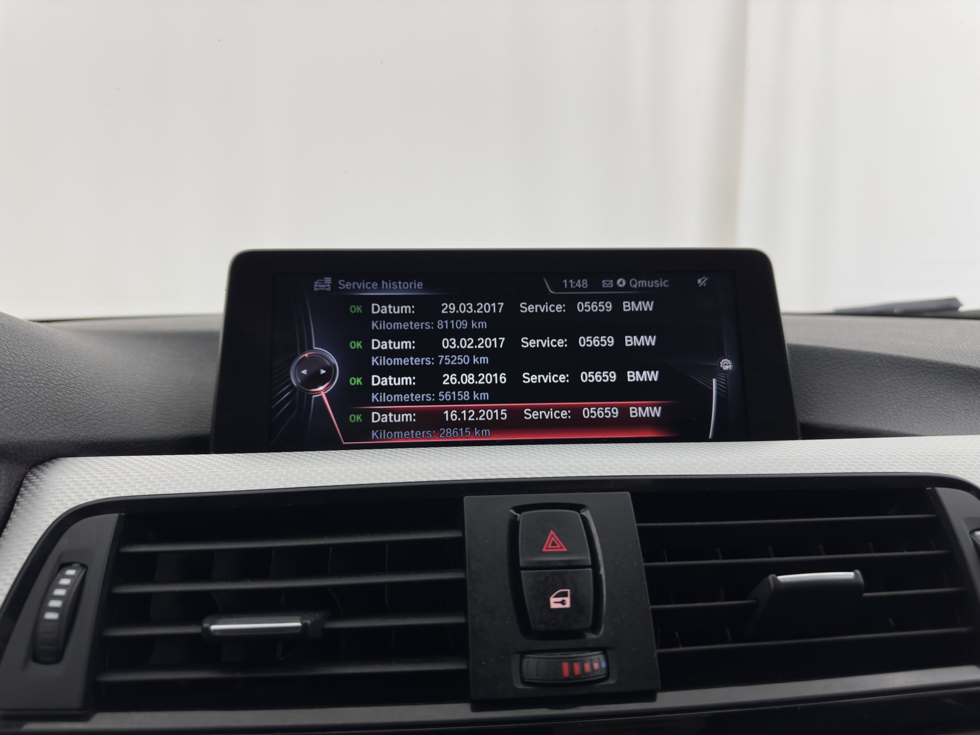 BMW 3-serie Touring 330d xDrive M-Aerodynamica-Pack High-Executive Aut * LEATHER | NAVI-FULLMAP | XENON | HEATED-SPORTSEATS | SHIFT-PADDLES | PDC | PRIVACY-GLASS | KEYLESS | CAMERA | TOWBAR | 18''ALU*