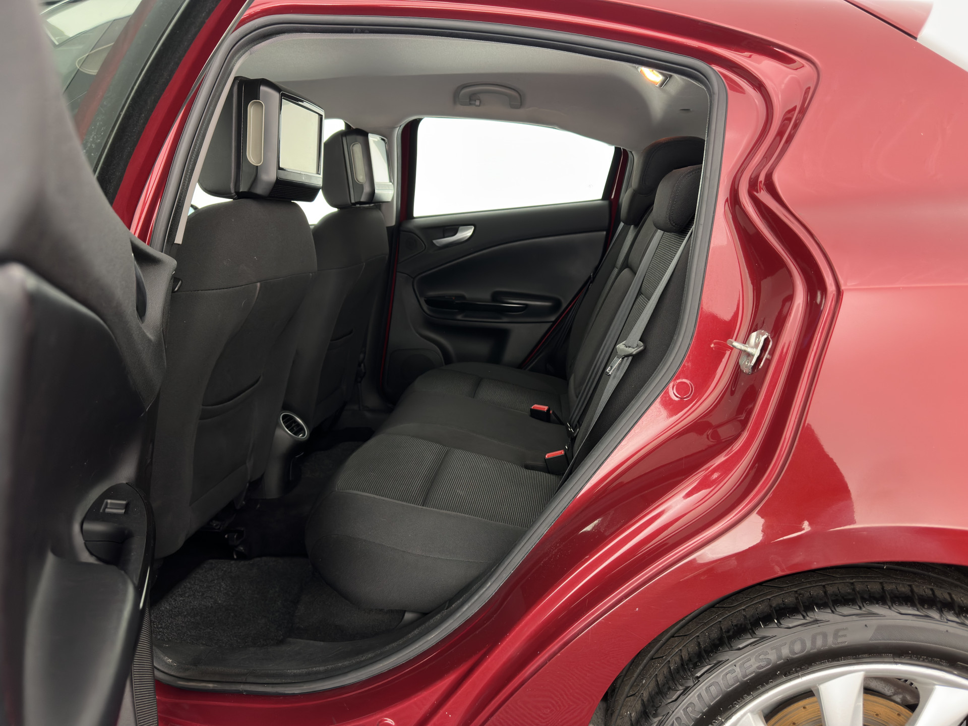 Alfa Romeo Giulietta 1.6 JTDm Distinctive *NAVI-FULLMAP | SPORT-SEATS | ECC | PDC | CRUISE | 17''ALU*