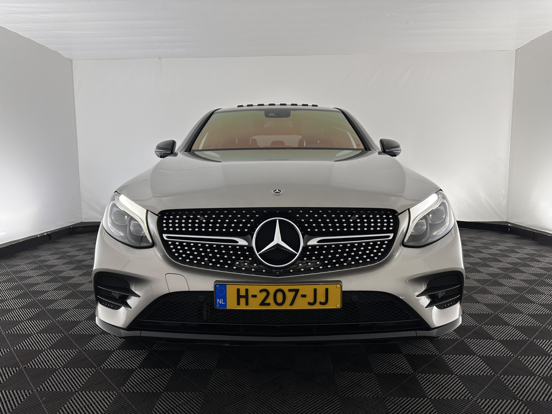 Mercedes-Benz GLC-klasse Coupé 250 d 4MATIC AMG Sport Edition (INCL-BTW) *PANO | LEATHER | FULL-LED | MEMORY-PACK | TOPVIEW | HEATED-SPORTSEATS | NAVI-FULLMAP | PRIVACYGLASS | SHIFTPADDLES | ECC | PDC | CRUISE | 19''ALU*
