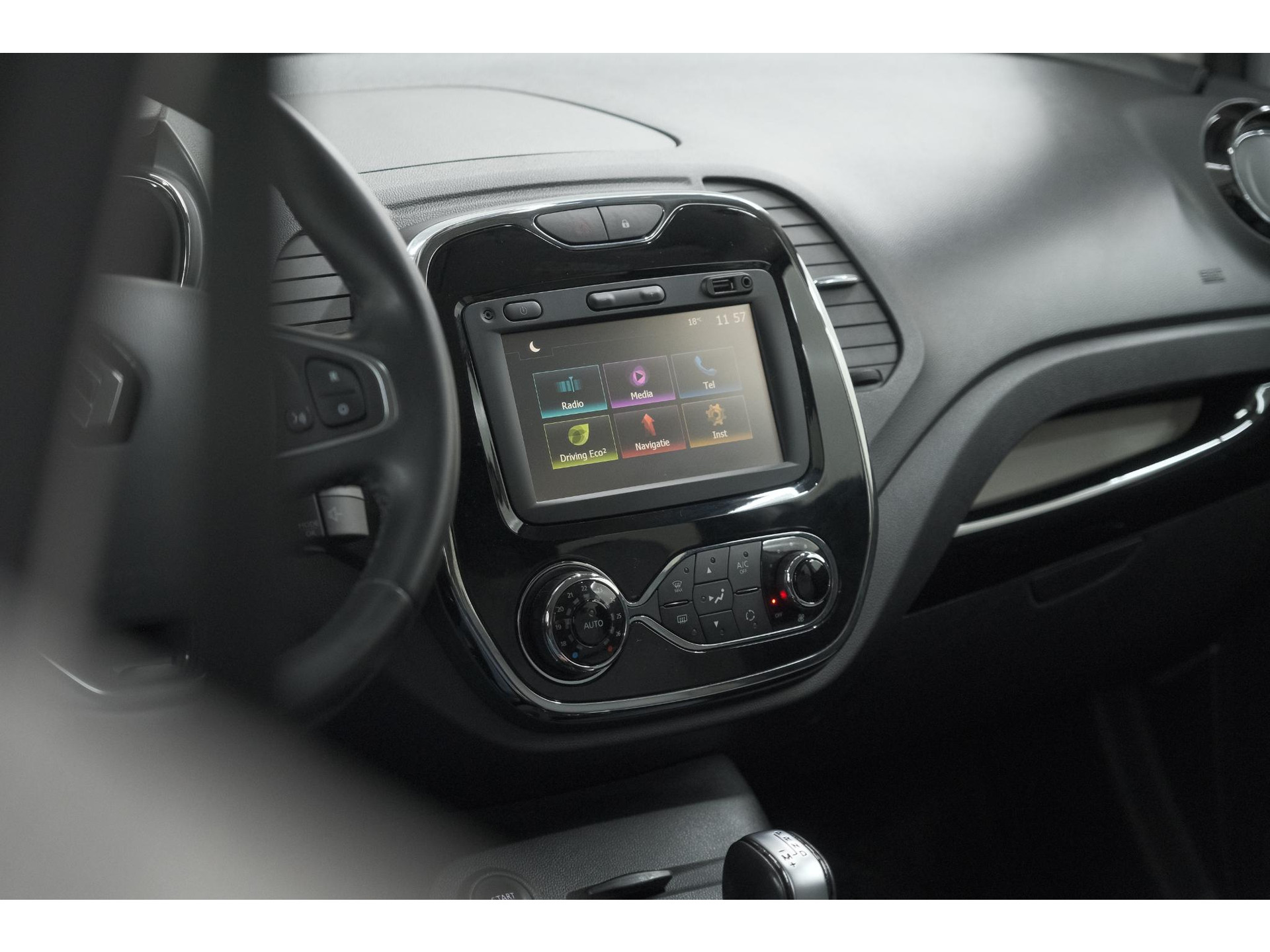 Renault Captur TCe 120 EDC Dynamique | Trekhaak | Camera | Climate Control | Navigatie