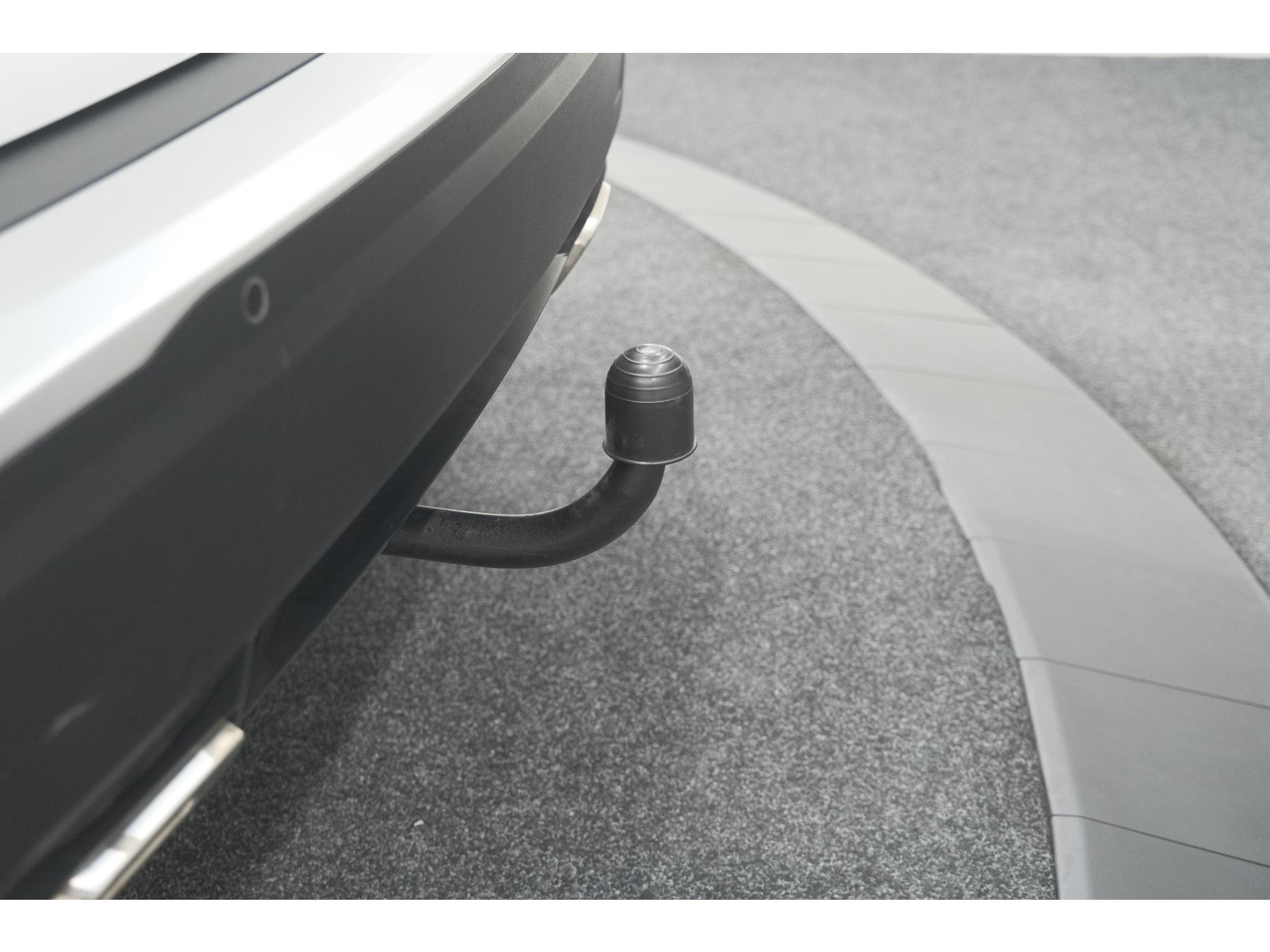 Peugeot 2008 PureTech 130 Allure | Trekhaak | Camera | Navigatie | Parkeersensoren