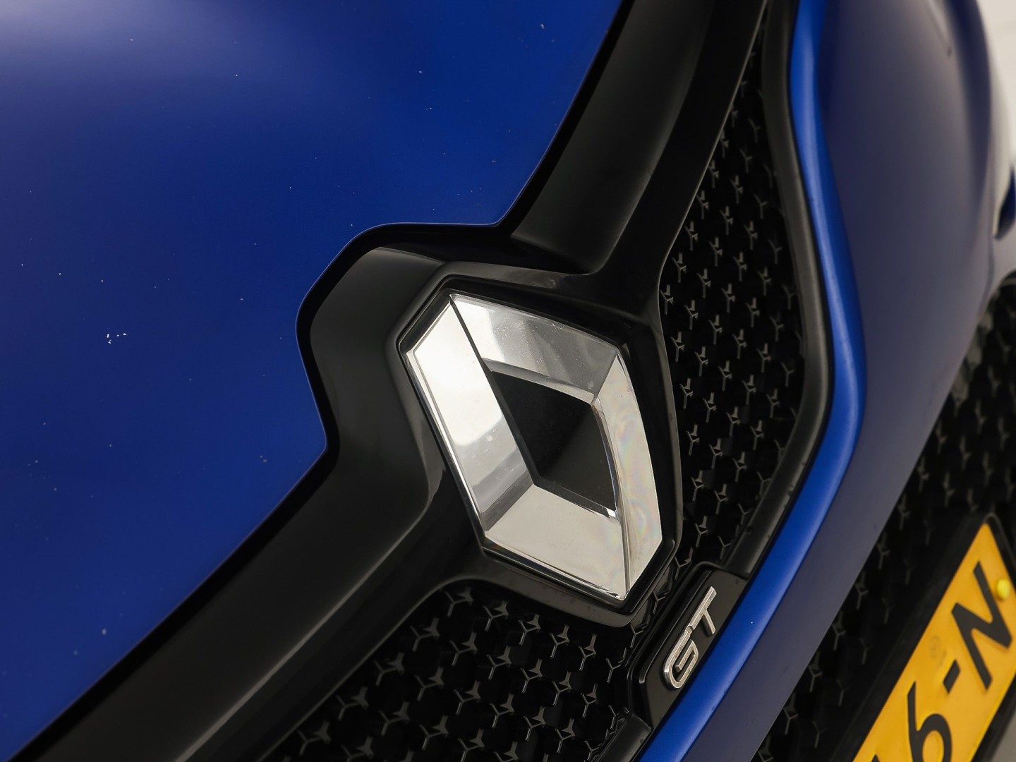 Renault Mégane Estate 1.6 TCe GT 205Pk Automaat (VIRTUAL COCKPIT, GROOT NAVI, KUIPSTOELEN, HEAD-UP DISPLAY, CAMERA, ADAPTIVE CRUISE, BOSE, STOELVERWARMING, NIEUWSTAAT)