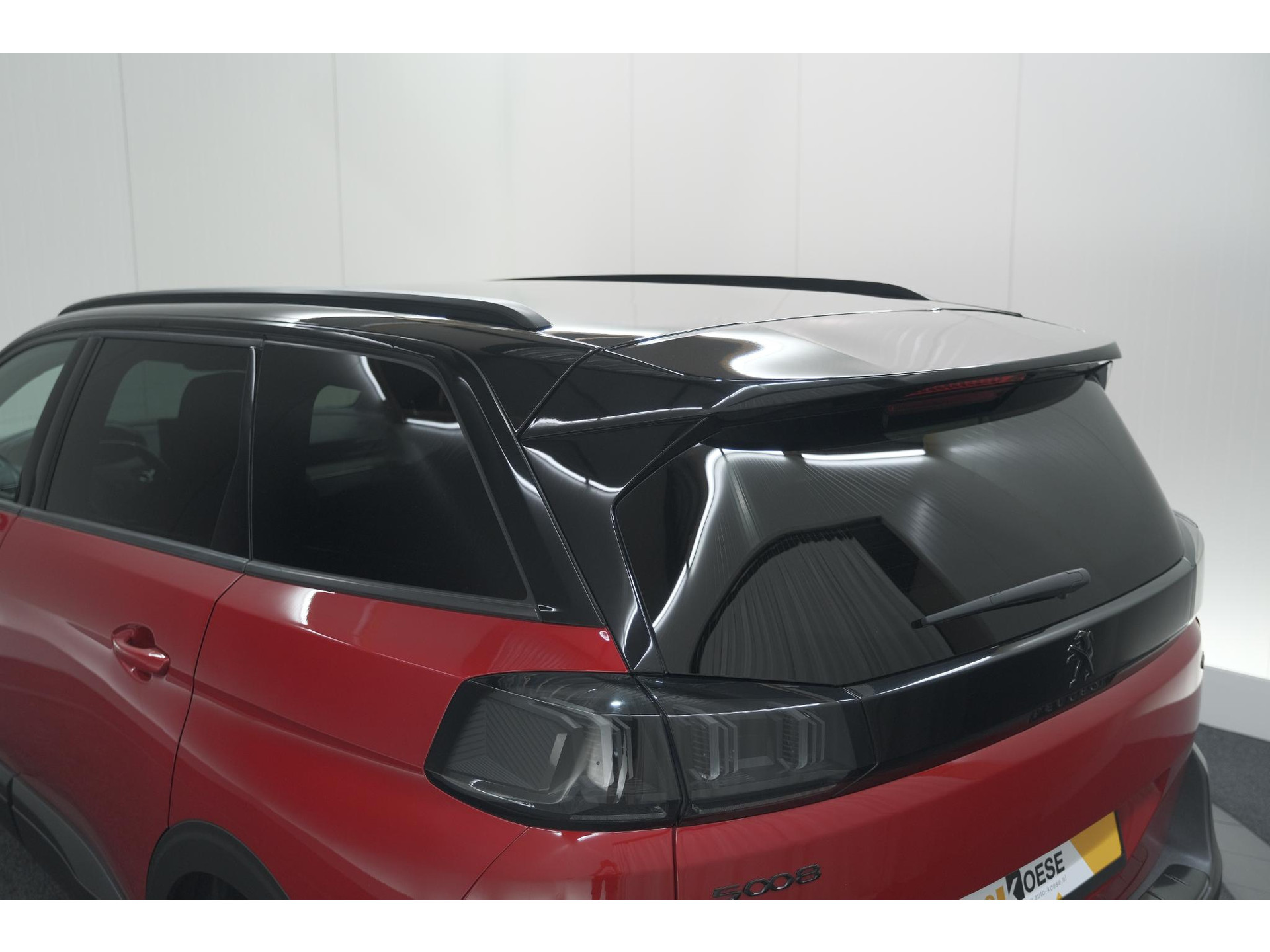 Peugeot 5008 PureTech 130 EAT8 GT Black Pack | Elektrische Kofferklep | Camera | Adaptieve Cruise Control | Dodehoekdetectie