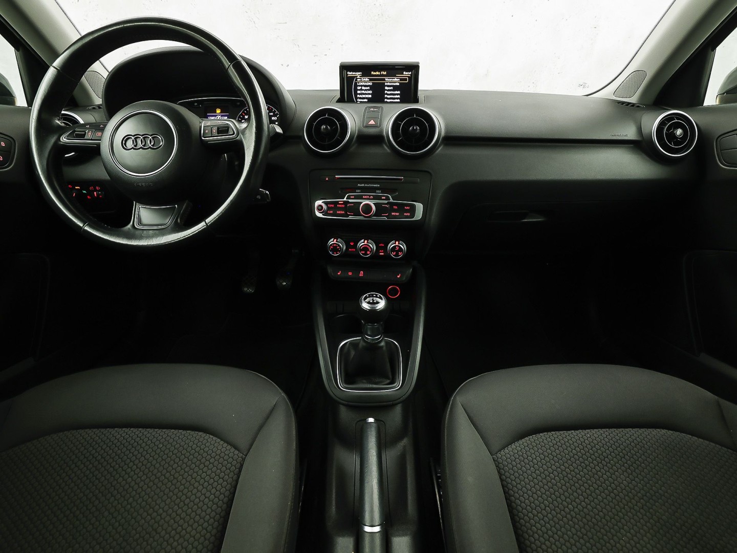 Audi A1 Sportback 1.0 TFSI Sport (NAVIGATIE, 5 DEURS, CLIMATE, STOELVERWARMING, SPORTSTOELEN, PARKEERSENSOREN, LED ACHTERLICHTEN, LM VELGEN, NIEUWE APK, NIEUWSTAAT)