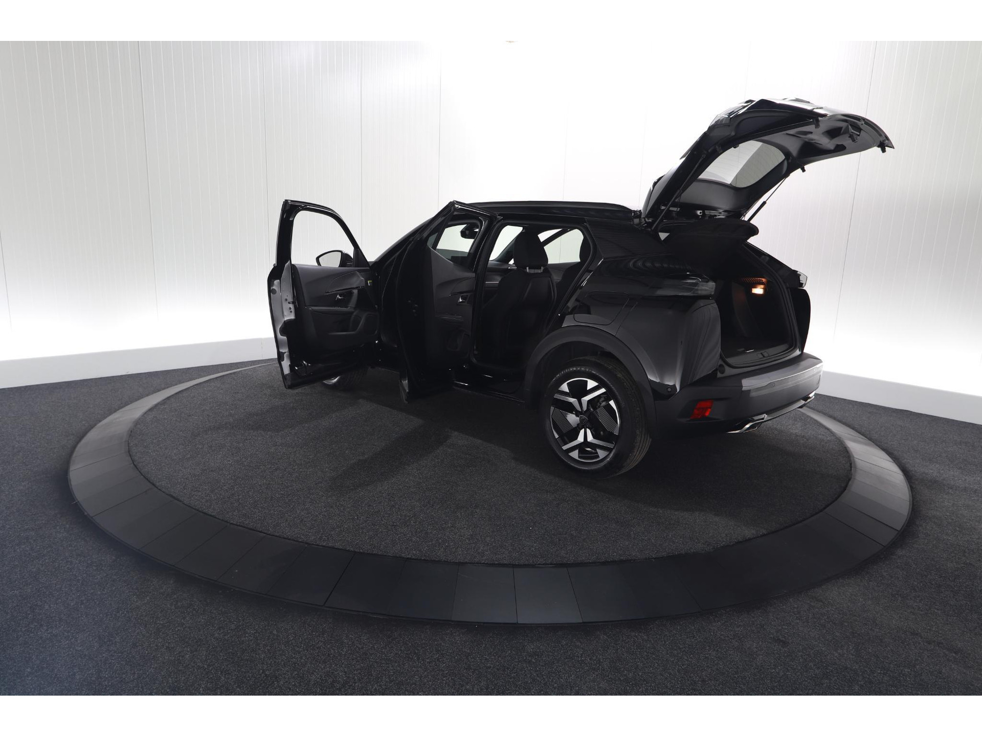 Peugeot 2008 PureTech 130 EAT8 GT | 360 Camera | Adaptieve Cruise Control | Dodehoekdetectie | Apple Carplay