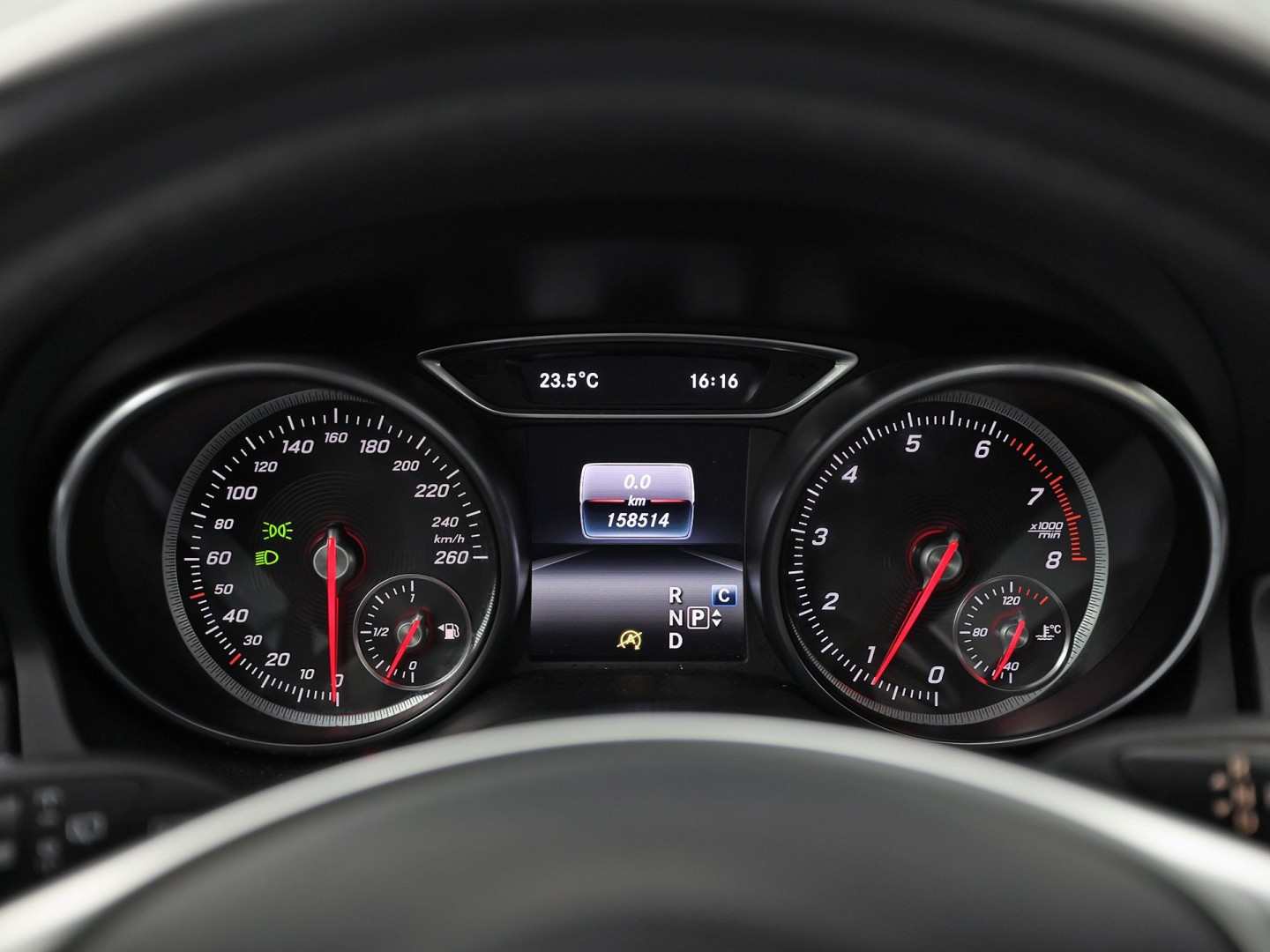 Mercedes-Benz CLA-Klasse 200 AMG Sport 156Pk Automaat (PANORAMADAK, GROOT NAVI, LEDER, STOELVERWARMING, SPORTSTOELEN, PARKEERSENSOREN, CRUISE, NIEUWSTAAT)