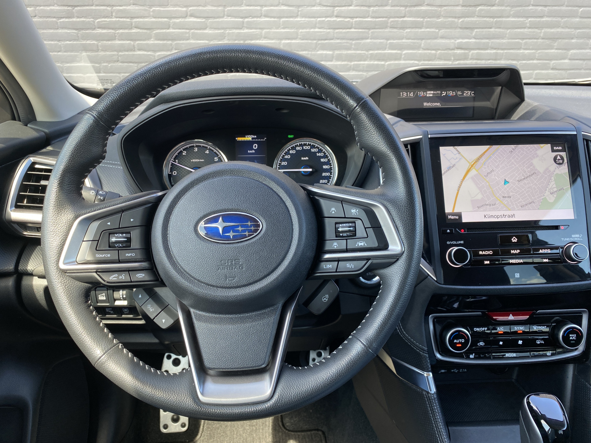Subaru Forester 2.0i e-BOXER Luxury AUT. | dealer onderh. | leder interieur | trekhaak | adapt. cruise | carplay | memory seat