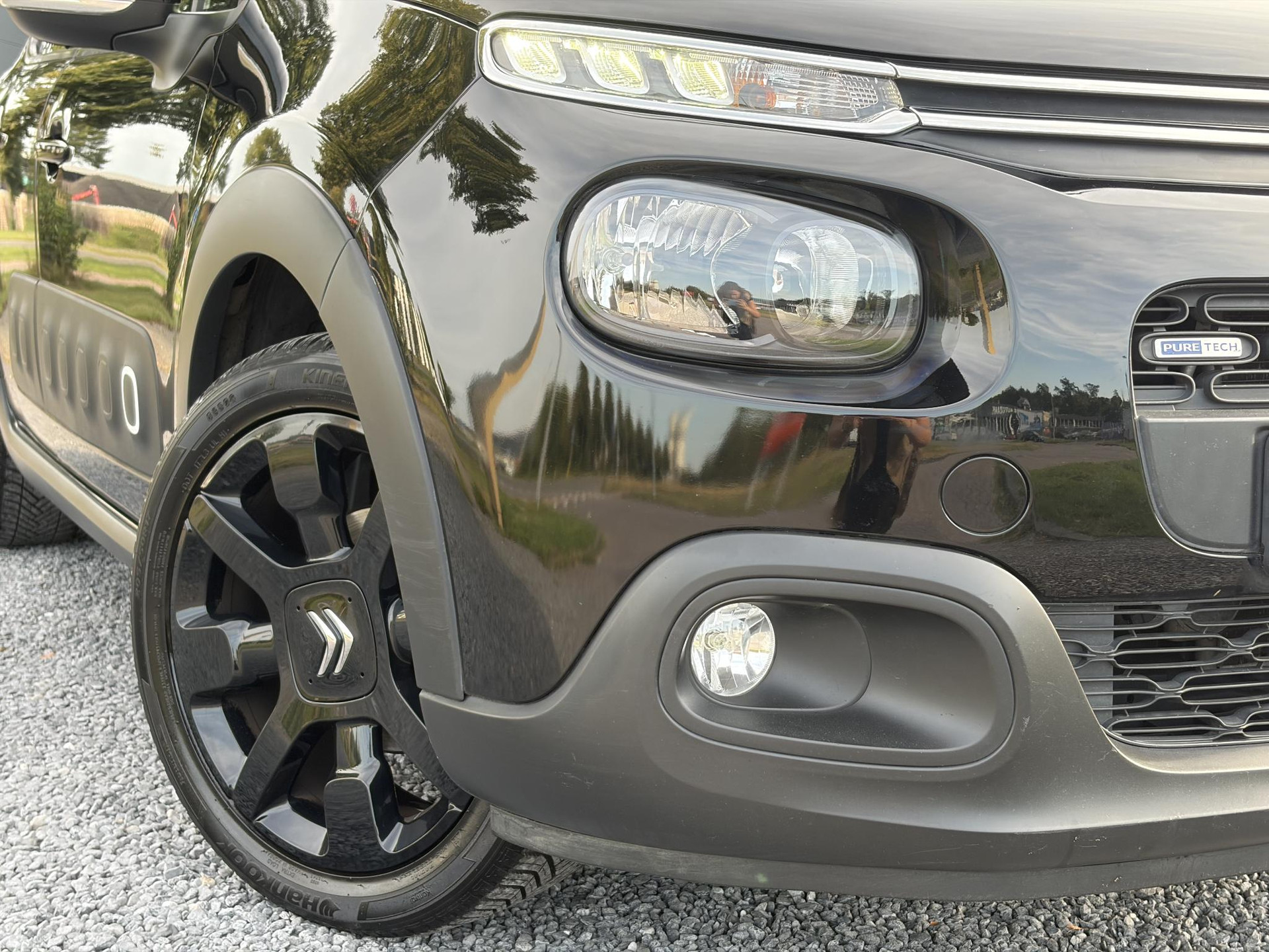 Citroen C3 1.2 PureTech Shine ✓2e Eigenaar✓Camera✓Carplay✓Navi✓Trekhaak✓Pdc✓Clima✓Cruise✓17''Lm velgen✓Rijstrooksensor✓N.A.P✓Apk tot 04-2027