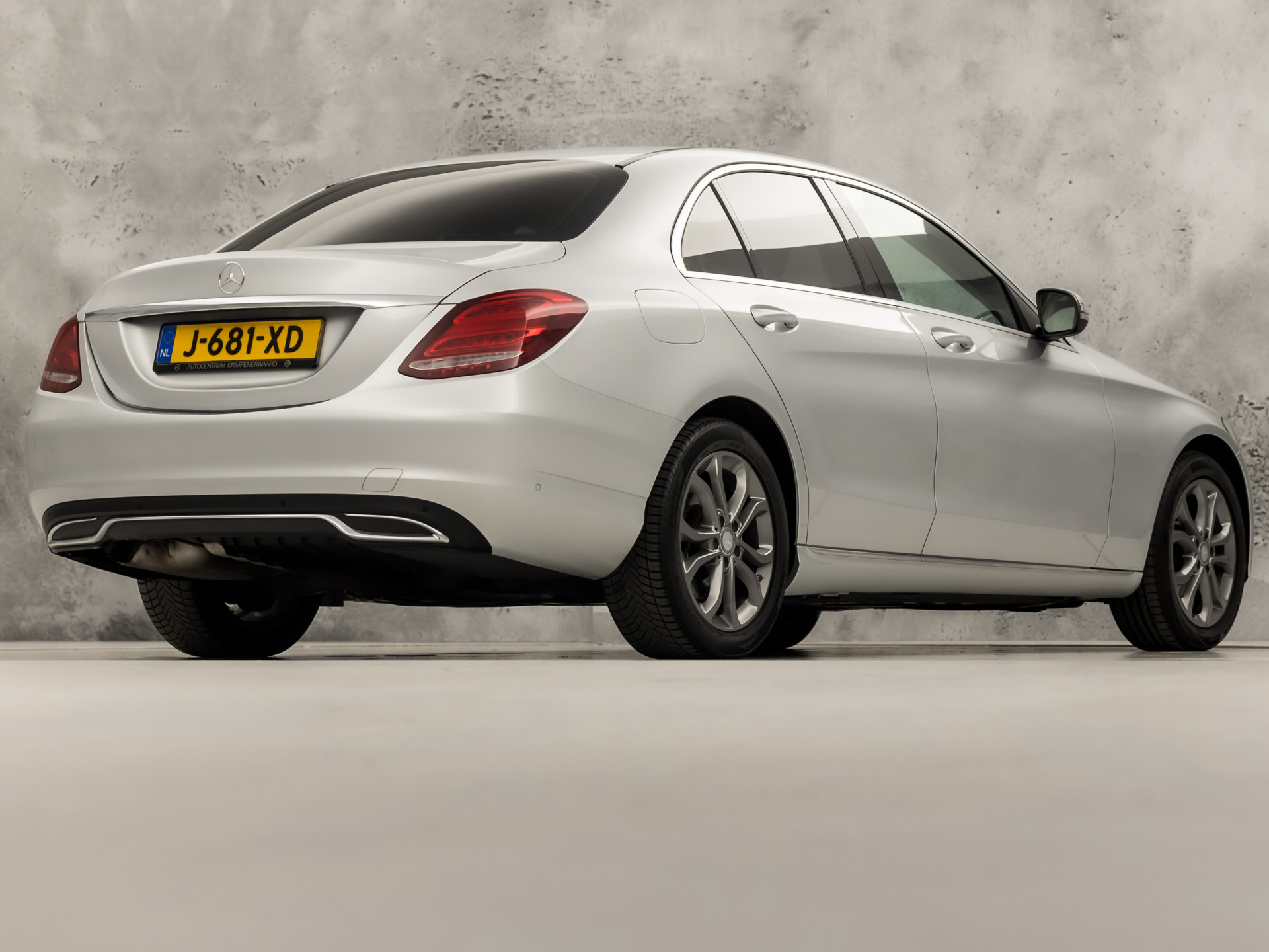 Mercedes-Benz C-Klasse 180 Sport 156Pk Automaat (NAVIGATIE, LEDER, SFEERVERLICHTING, GETINT GLAS, STOELVERWARMING, SPORTSTOELEN, CRUISE, NIEUWE APK, NIEUWSTAAT)