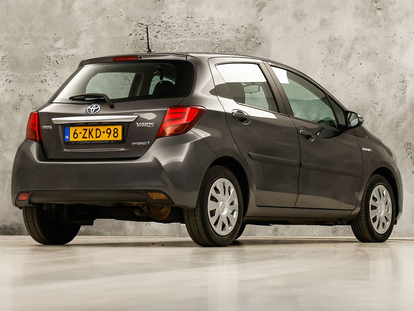 Toyota Yaris 1.5 Hybrid Sport Automaat (NAVIGATIE, CAMERA, CLIMATE, SPORTSTOELEN, CRUISE, ELEK PAKKET, NIEUWSTAAT)