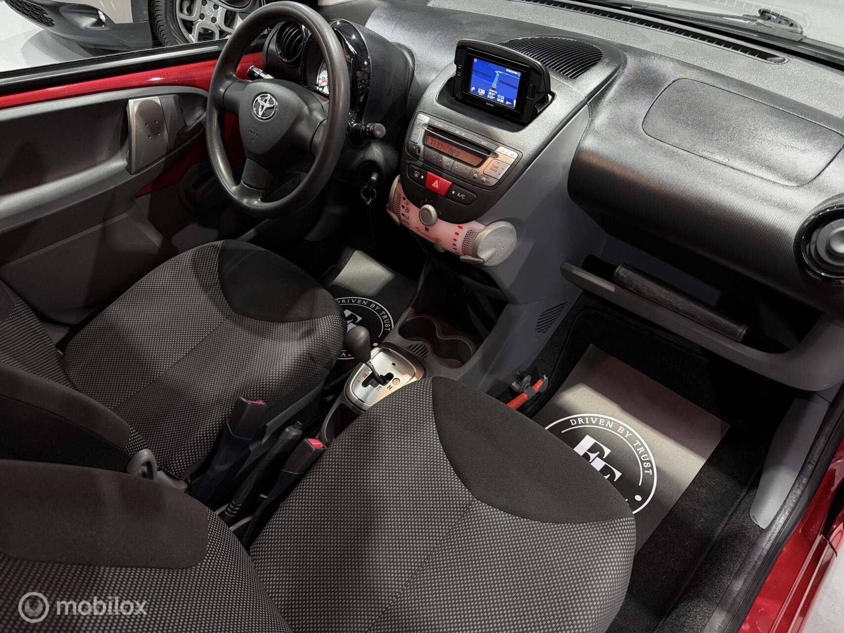 Toyota Aygo 1.0-12v Aspiration Red Navigator|Automaat|NAP|Navi
