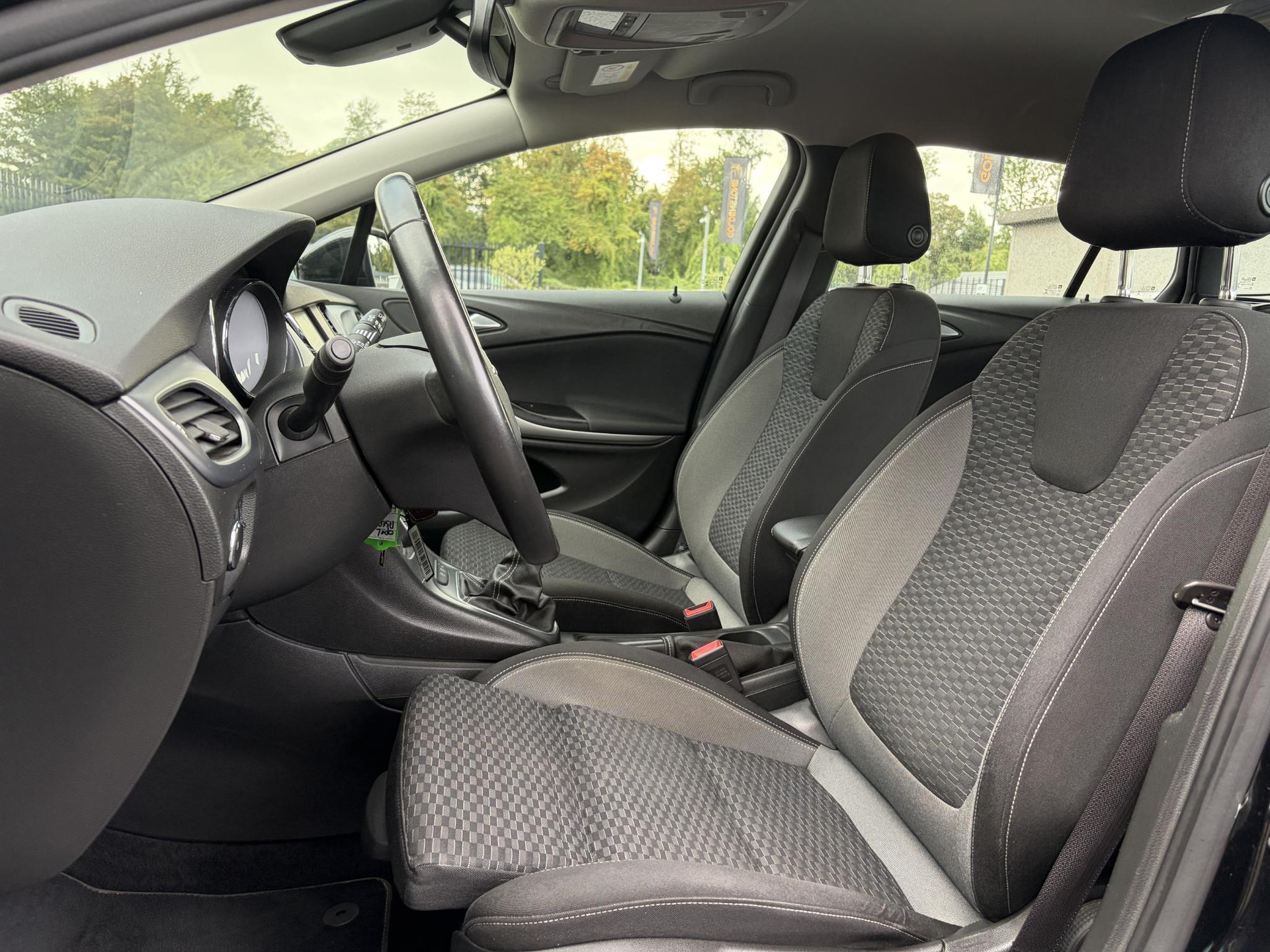Opel Astra Sports Tourer 1.2 Edition ✓131pk✓2e Eigenaar✓Trekhaak✓Navi✓Airco✓Cruise✓Pdc V+A✓Lm velgen✓Dealer Onderhouden✓Comfortstoelen✓N.A.P✓Apk tot 07-2028