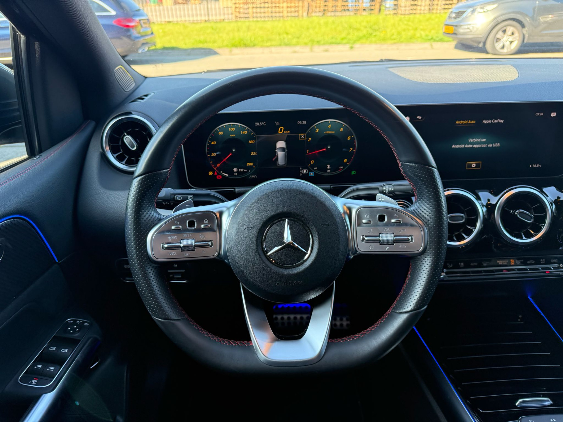 Mercedes-Benz B-klasse 180 Business Solution AMG | 3/6/12MND GARANTIE | AUTOMAAT | LED | CRUISE | CARPLAY | DAB | AIRCO | STOELVERWM. |