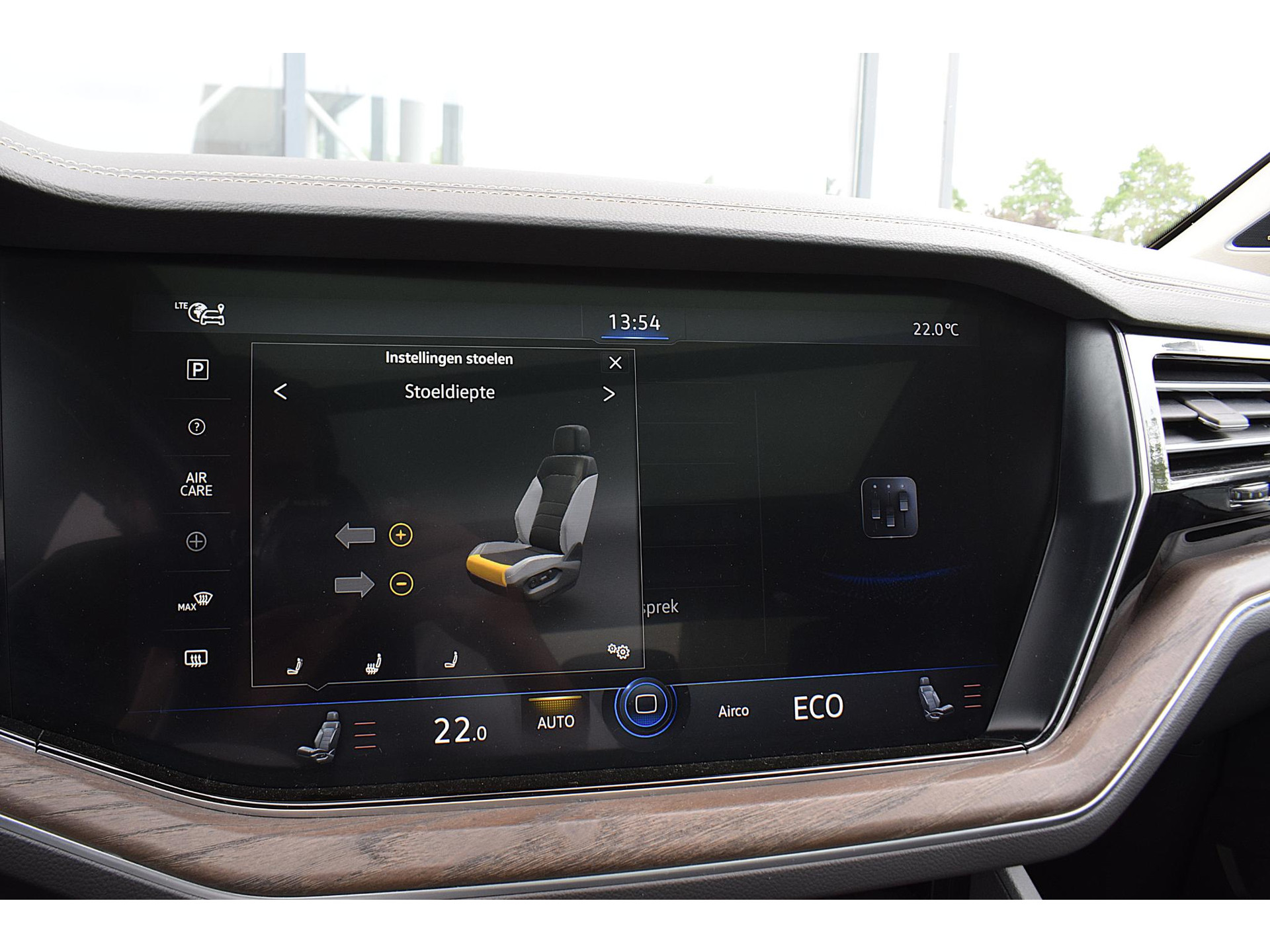 Volkswagen Touareg 3.0 TSi eHybrid 4MOTION | Trekhaak | Luchtvering | Pano | Leer | Memory | SOH 97,6%