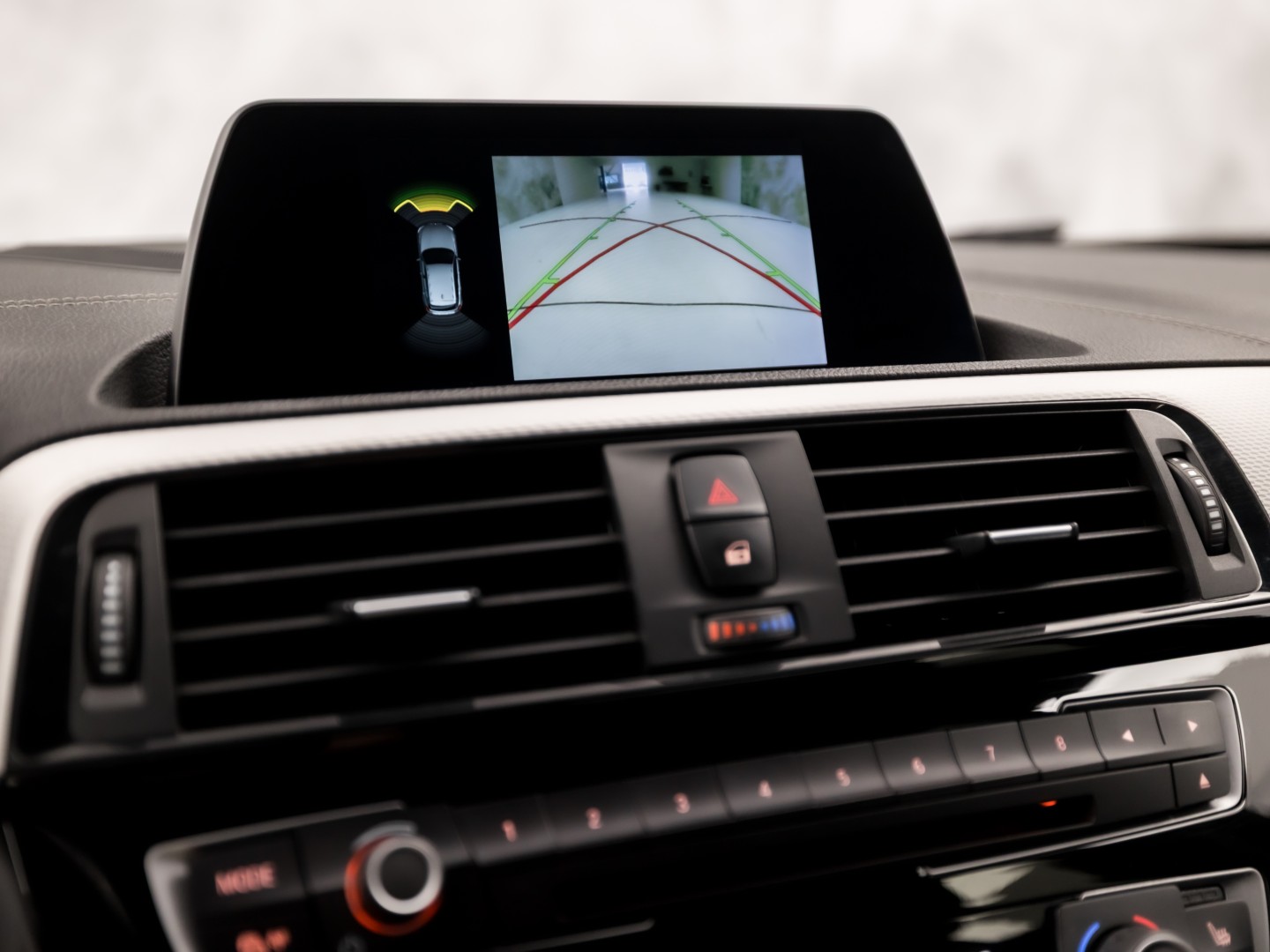 BMW M140i M Sport High Executive 340Pk Automaat (6 CILINDER, M PAKKET, HARMAN/KARDON, ALCANTARA, CAMERA, SPORTSTOELEN, M SPORTREMMEN, NAVIGATIE, STOELVERWARMING, GETINT GLAS, NIEUWSTAAT)