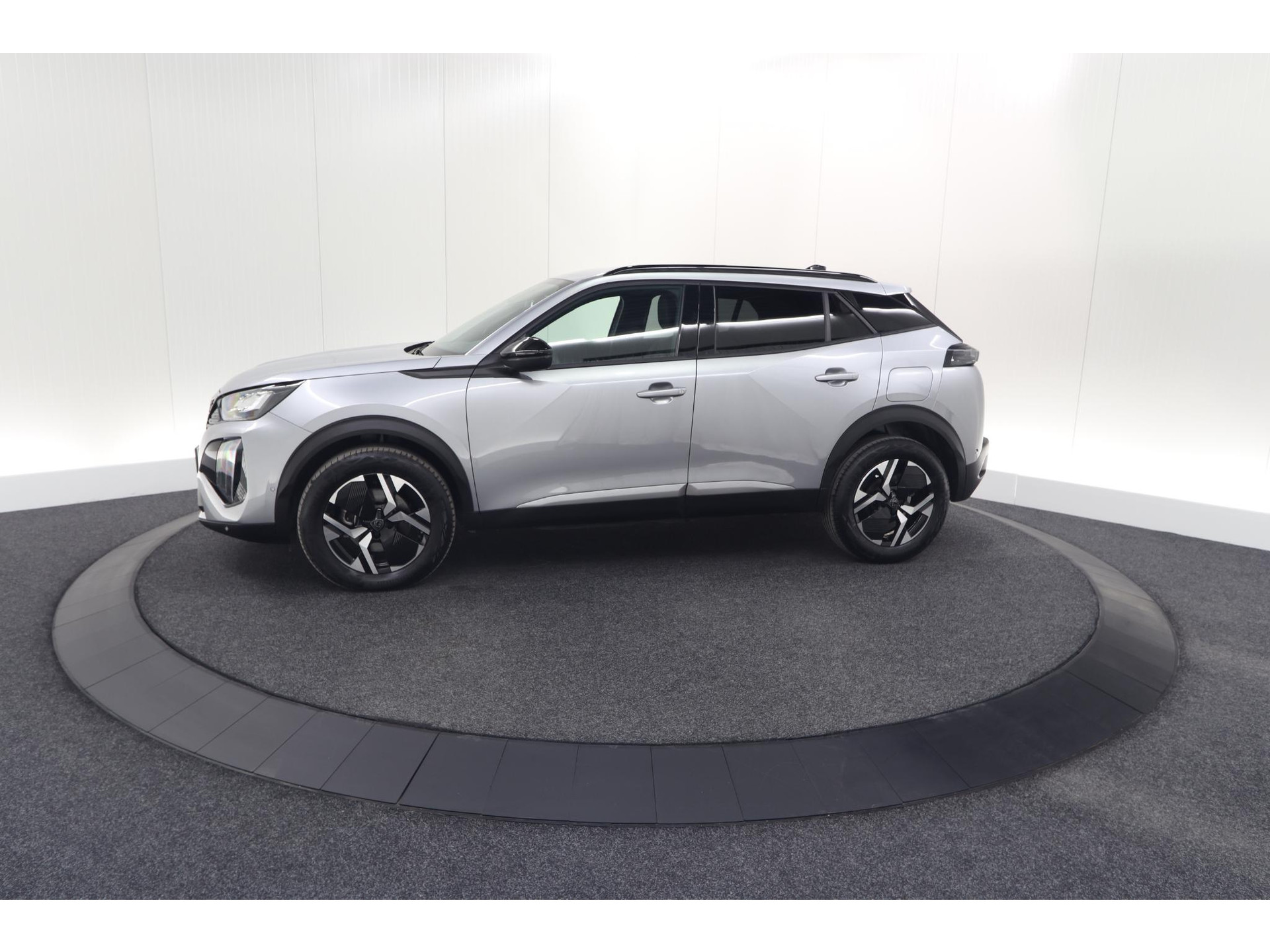 Peugeot 2008 Hybrid 136 e-DCS6 Allure | 360 Camera | Adaptieve Cruise Control | Dodehoekdetectie | Navigatie