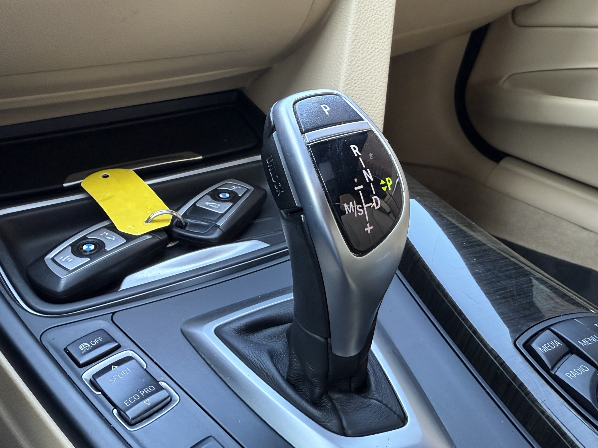 BMW 3-serie Gran Turismo 320i GT Luxury | Panoramadak | Leder | Carplay | Navi | Stoelverwarming