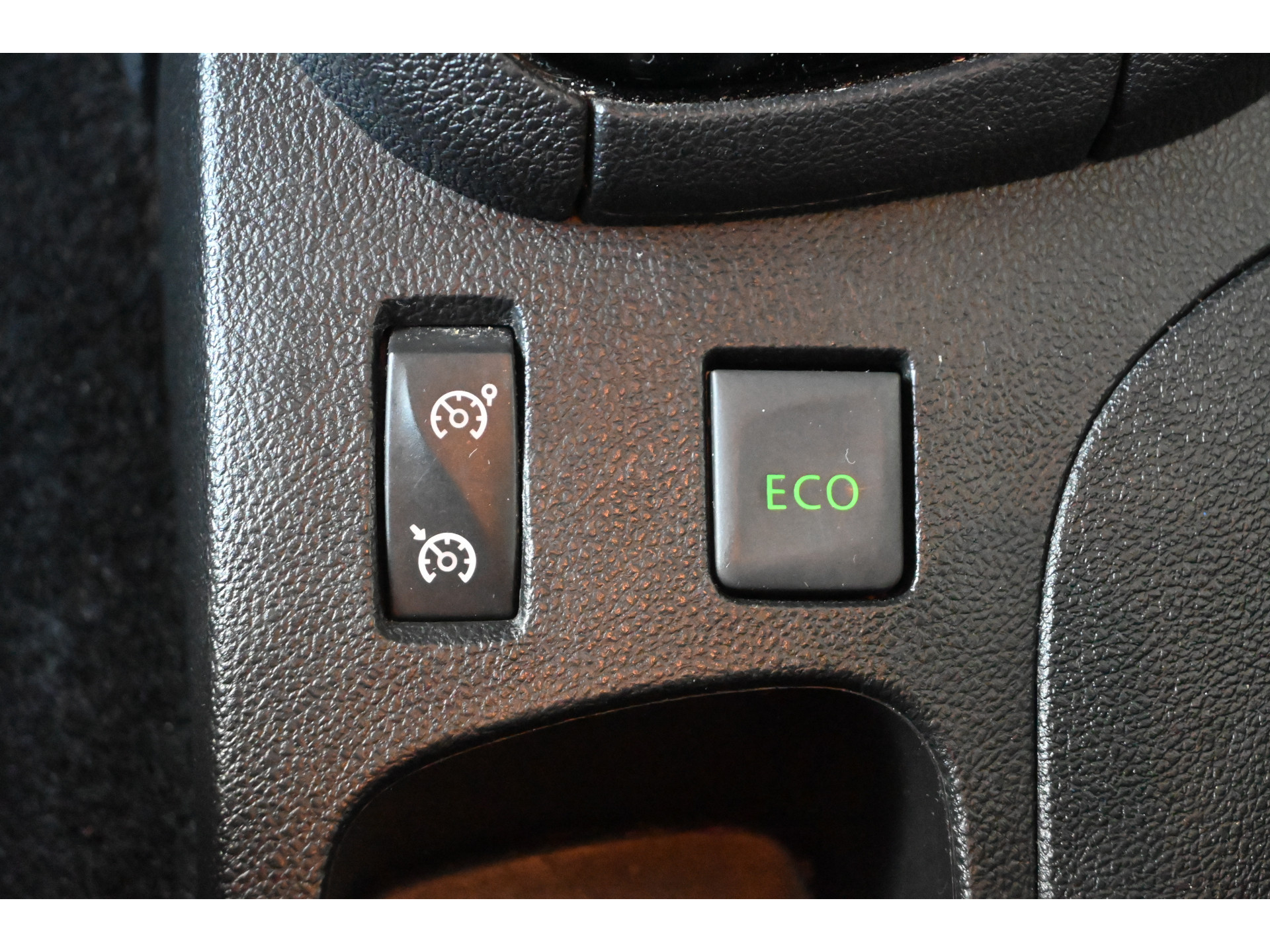 Renault Clio 1.5 dCi Limited Airco LED Navigatie Goed Onderhouden! Rijklaarprijs! Inruil Mogelijk!