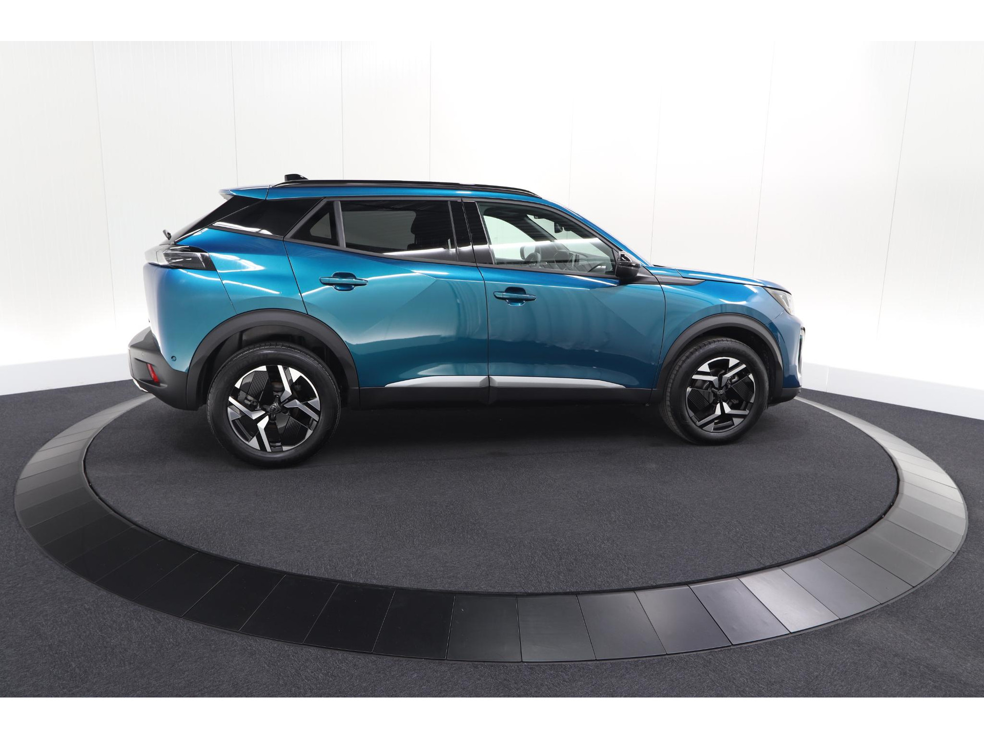 Peugeot 2008 1.2 Hybrid 145 Allure | 360 Camera | Adaptieve Cruise Control | Dodehoekdetectie