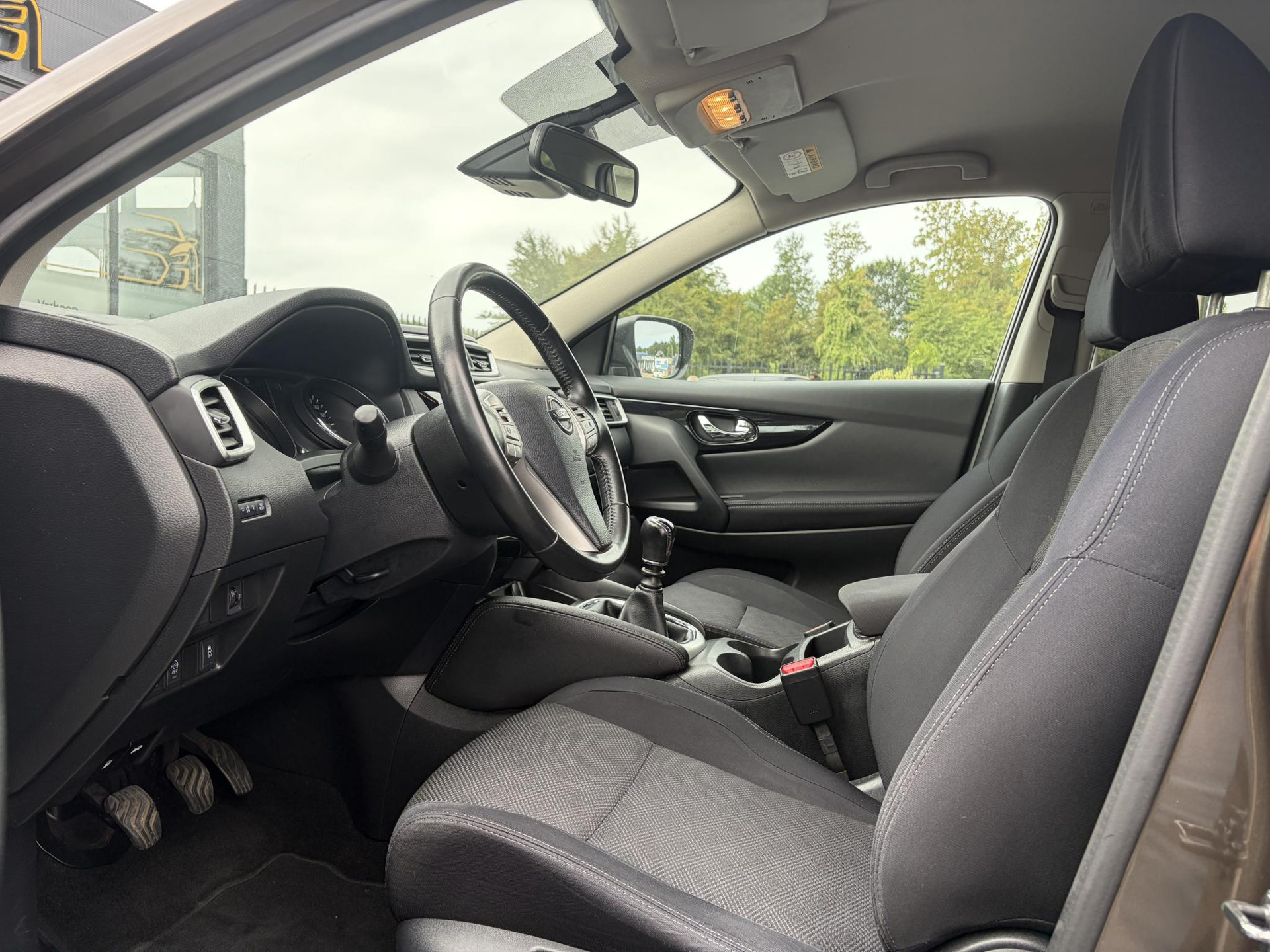 Nissan Qashqai 1.2 N-Connecta 360° Camera,Trekhaak,Navi,Pdc V+A,Keyless,6 Bak,Clima,Cruise,2e Eigenaar,115pk,Lm velgen,Apk tot 09-2027
