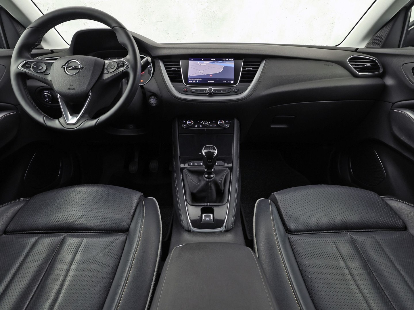 Opel Grandland X 1.2 Turbo Innovation Sport (APPLE CARPLAY, STOELKOELING/VERWARMING, MEMORY SEAT, 360 CAMERA, LEDER, GETINT GLAS, STUURWIEL VERWARMD, NIEUWE APK, NIEUWSTAAT)