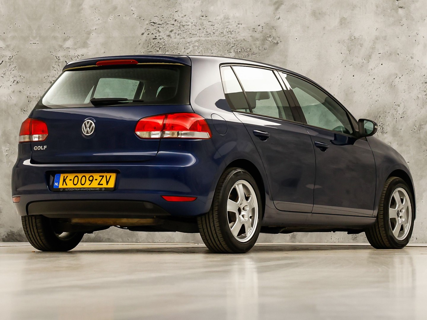 Volkswagen Golf 1.4 Sportline (CLIMATE, GETINT GLAS, LM VELGEN, SPORTSTOELEN, ARMSTEUN, NIEUWE APK, NIEUWSTAAT)