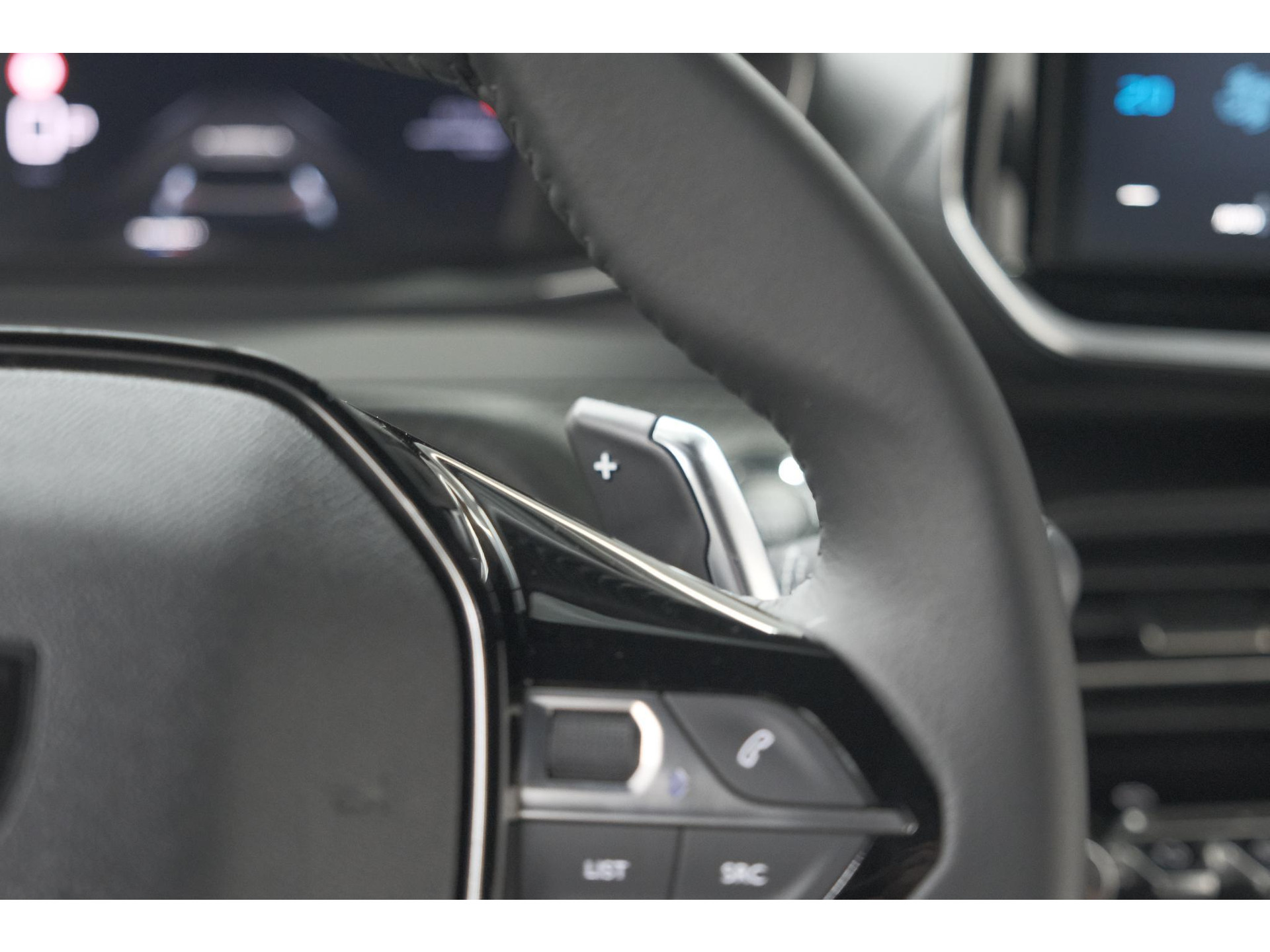 Peugeot 2008 1.2 Hybrid 145 Allure | 360 Camera | Adaptieve Cruise Control | Dodehoekdetectie | Apple Carplay