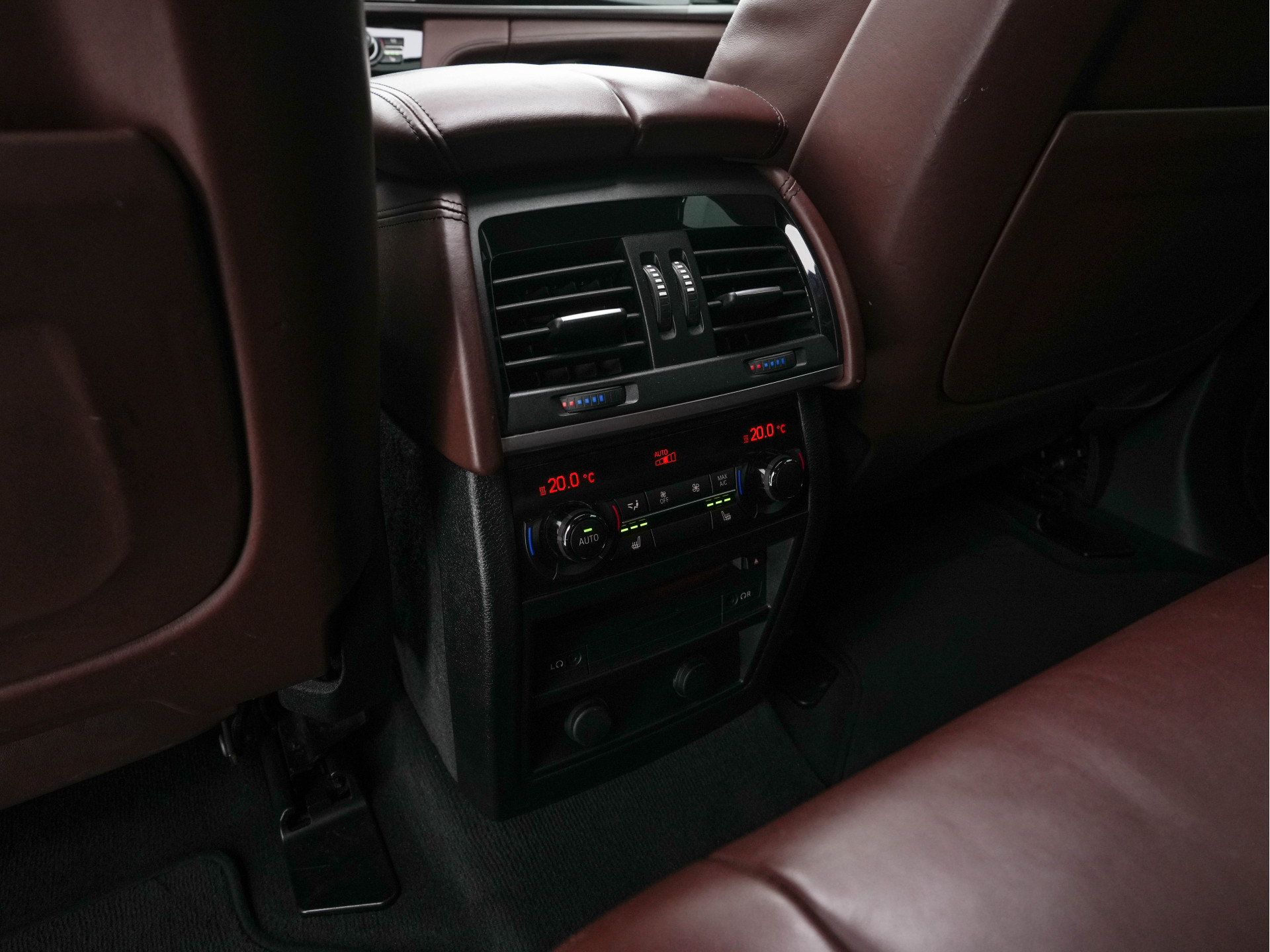 BMW X6 xDrive40d M-Sportpack High Executive Aut. *PANO | LUXURY-LEATHER | BANG/OLUFSEN-SURROUND | HEAD-UP | SOFT-CLOSE | FULL-LED | MEMORY-PACK | DIGI-COCKPIT | KEYLESS | CAMERA | NAVI-FULLMAP | HEATED-SPORTSEATS | 21"ALU*