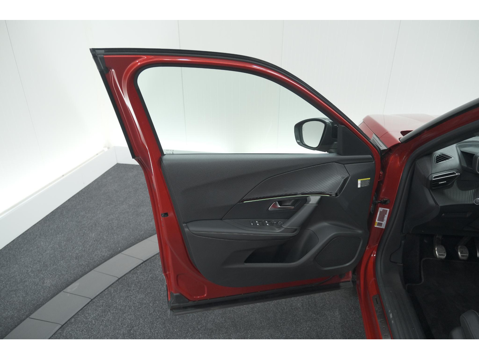 Peugeot 2008 PureTech 130 GT Pack | Panoramadak | Camera | Adaptieve Cruise Control | Stoelverwarming