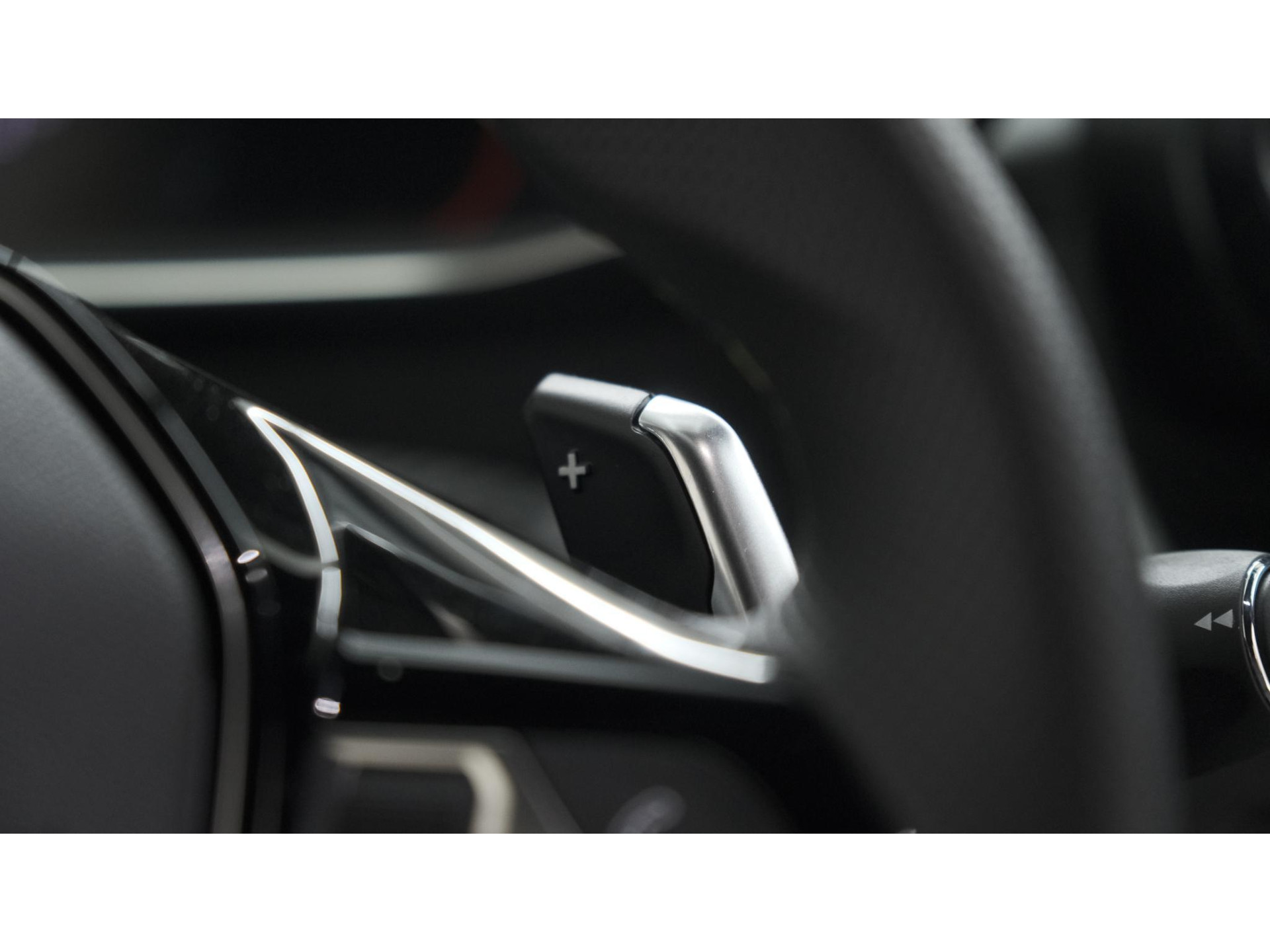 Peugeot 2008 PureTech 130 EAT8 GT | 360 Camera | Adaptieve Cruise Control | Dodehoekdetectie | Apple Carplay