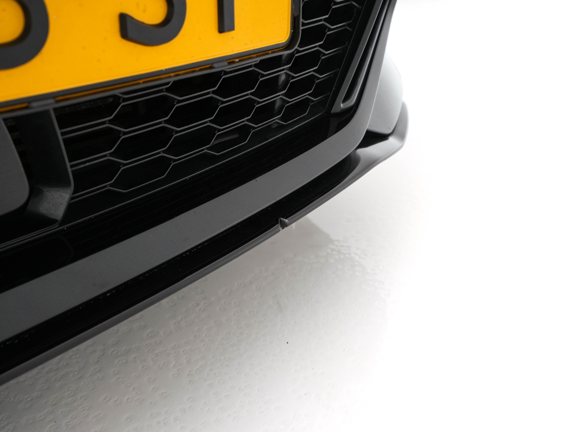 BMW 1-serie M135i xDrive M-Sportpack High Executive Aut. *ALCANTARA-MICROFIBRE | FULL-LED | HEATED-SPORTSEATS | SHIFT-PADDLES | DIGI-COCKPIT | HEAD-UP | NAVI-FULLMAP | DAB+ | PRIVACY-GLASS | AMBIENT-LIGHT | CARBON-INLAY | CARPLAY | 19''ALU*