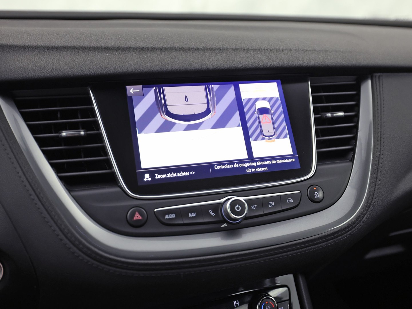 Opel Grandland X 1.2 Turbo Innovation Sport (APPLE CARPLAY, STOELKOELING/VERWARMING, MEMORY SEAT, 360 CAMERA, LEDER, GETINT GLAS, STUURWIEL VERWARMD, NIEUWE APK, NIEUWSTAAT)