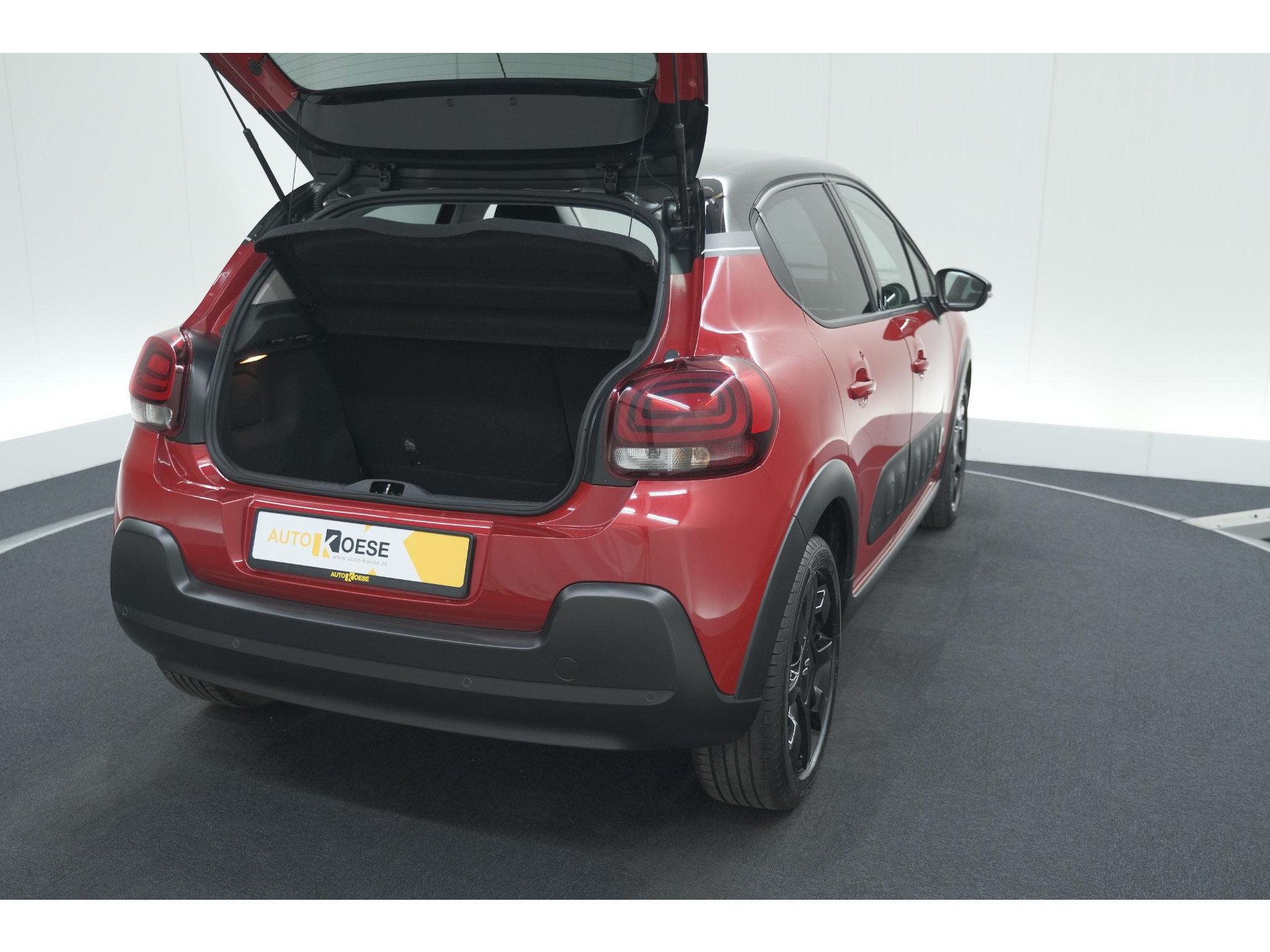 Citroen C3 PureTech 82 S&S Shine | Camera | Apple Carplay | Parkeersensoren | 16 Inch Velgen