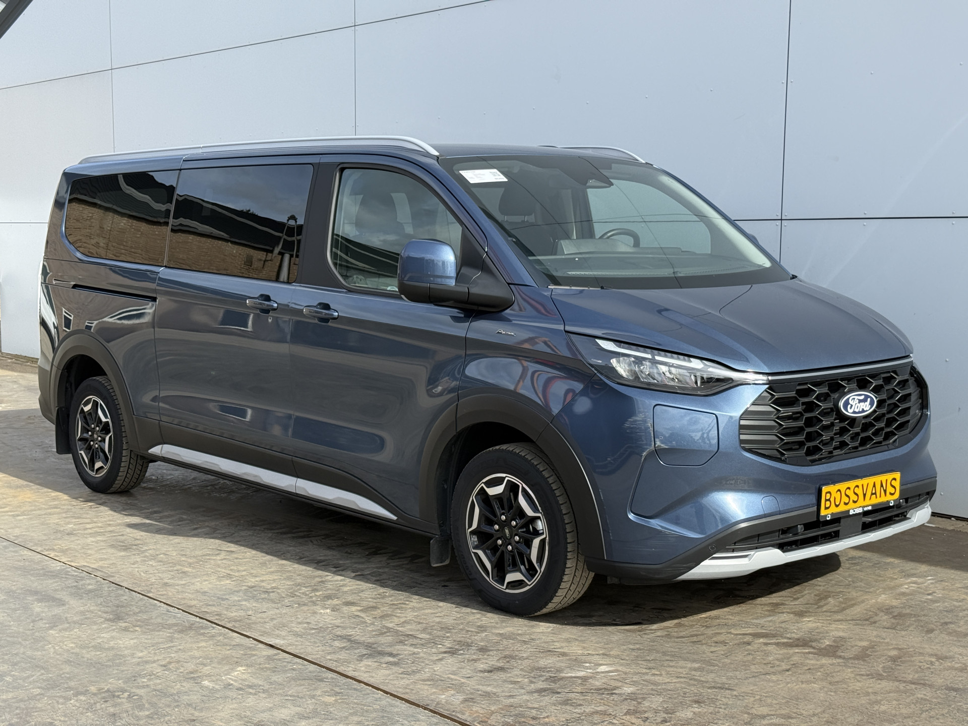 Ford Tourneo Custom 233PK PHEV Prijs Incl. BPM Excl. BTW Automaat 8-Personen Automaat LED B&O Audio Lichtmetalen Velgen PDC Carplay Camera Parkeersensoren Cruise Control