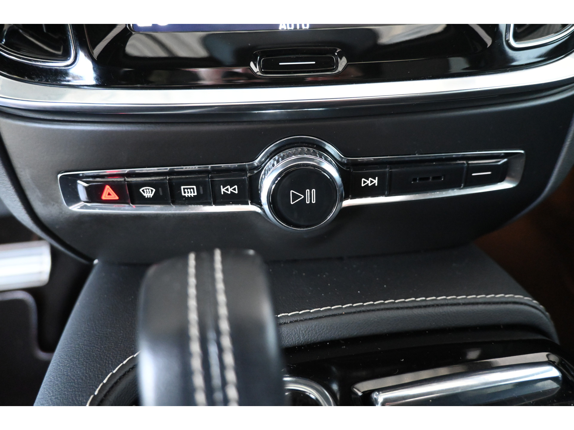 Volvo V60 2.0 T8 Plug-in hybrid AWD Plus Bright Panoramdak Stoelverwarming Carplay Led Adaptieve Cruise  Clima Lane Assist Camera 100% Onderhouden! Inruil Mogelijk!
