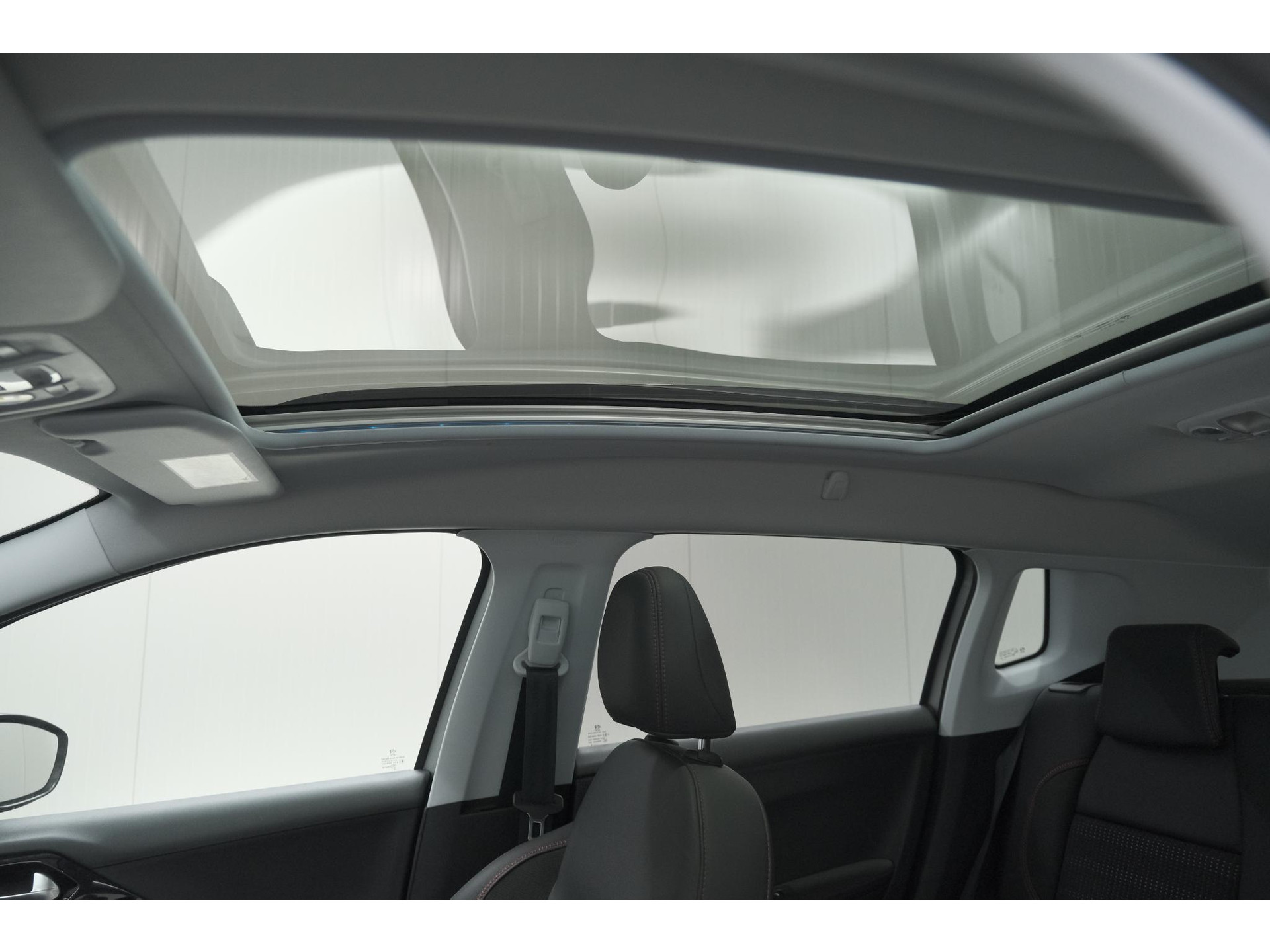 Peugeot 2008 PureTech 110 EAT6 GT-Line | Trekhaak | Panoramadak | Apple Carplay | Parkeersensoren