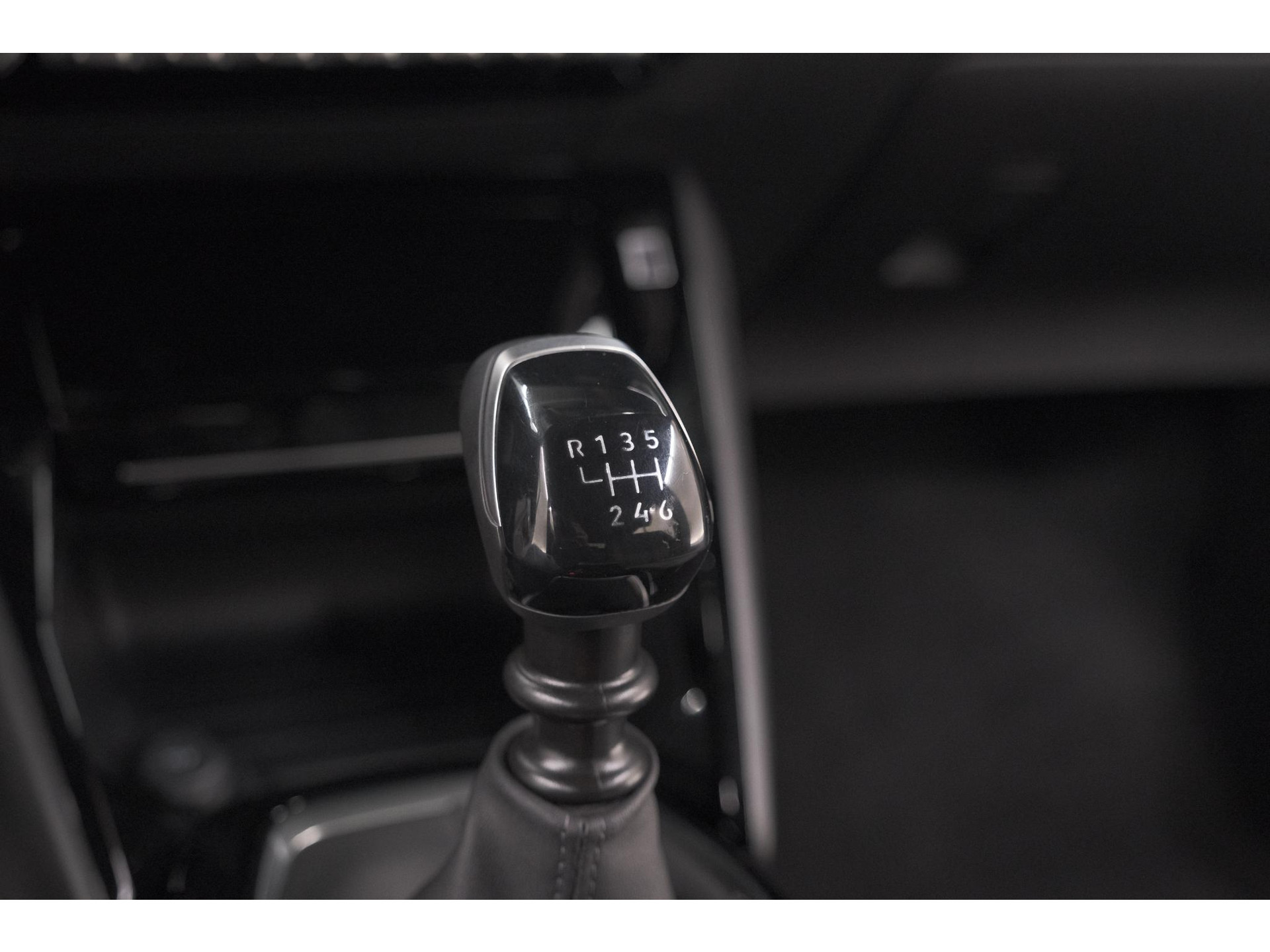Peugeot 2008 PureTech 100 Allure | Allseason Banden | 360 Camera | Adaptieve Cruise Control | Dodehoekdetetie | Navigatie