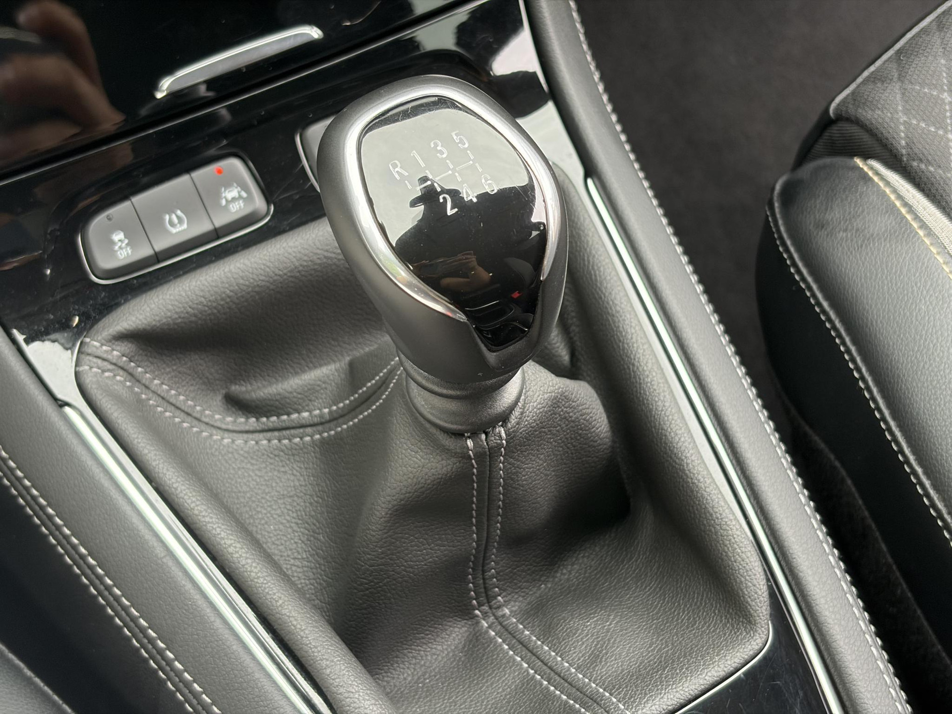 Opel Grandland X 1.2 Turbo Ultimate D-riem vv in 12-2024,1e Eigenaar,360° Camera,Trekhaak,131pk,6 Bak,Navi,Halfleder,Dodehoek,Rijstrooksensor,Keyless,Stoelverw,N.A.P,Apk tot 02-2027