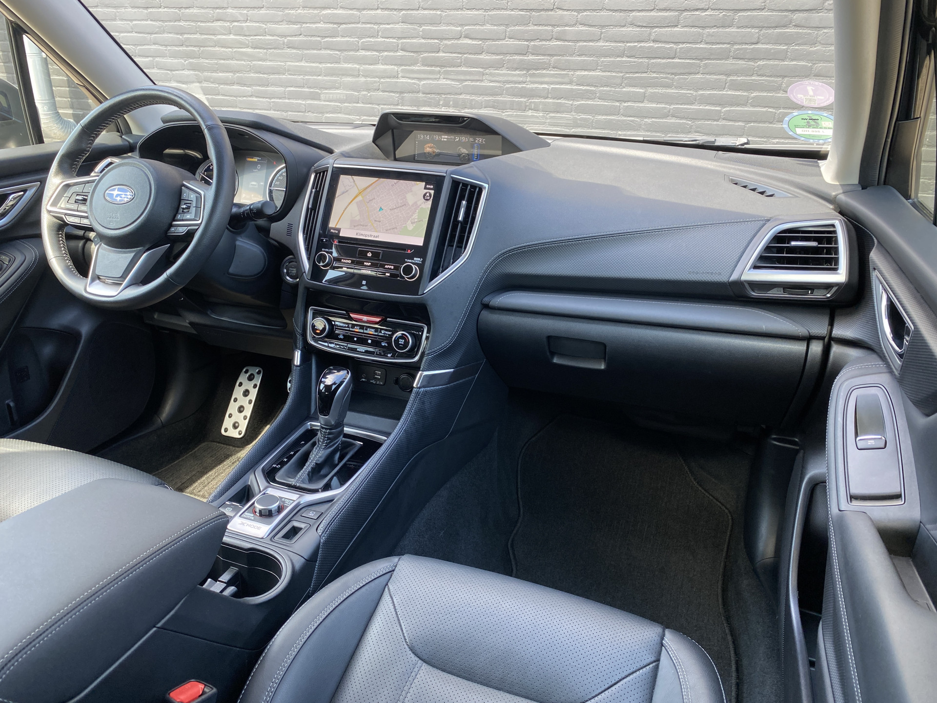 Subaru Forester 2.0i e-BOXER Luxury AUT. | dealer onderh. | leder interieur | trekhaak | adapt. cruise | carplay | memory seat
