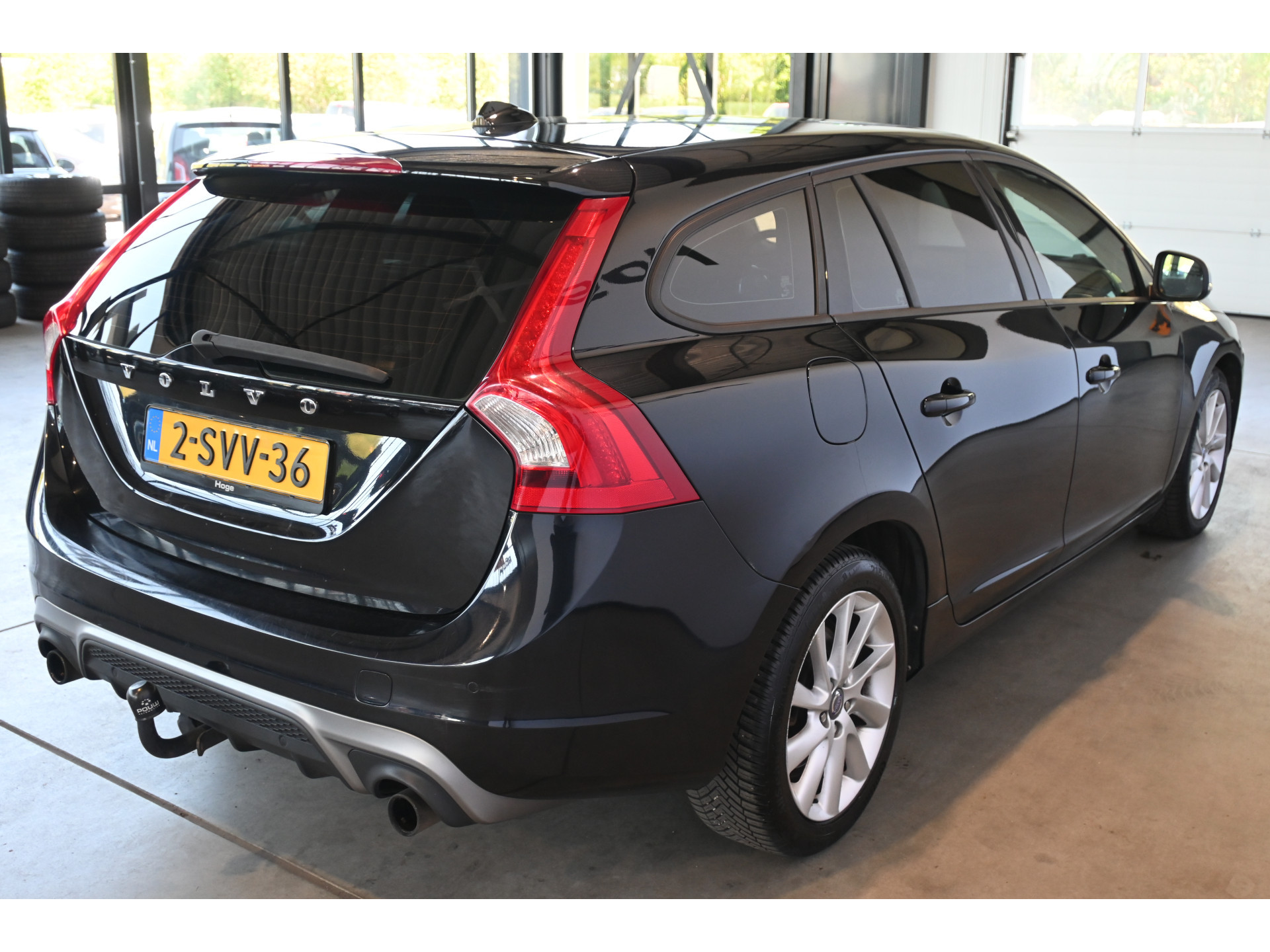 Volvo V60 1.6 D2 Summum Automaat Clima Navigatie Trekhaak Goed Onderhouden! Inruil Mogelijk!