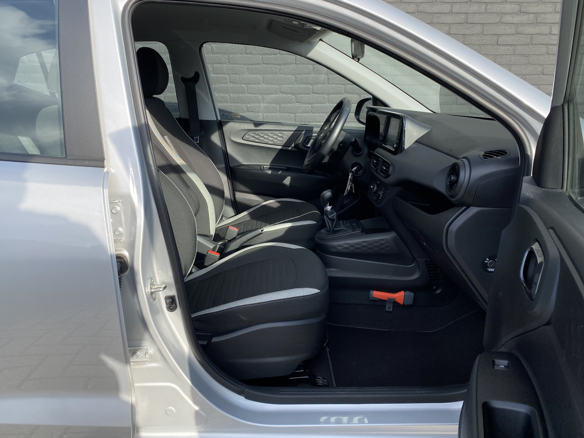 Hyundai i10 1.0 Comfort | 1e eigenaar | airco | apple carplay | cruise control | all season banden | dab | apk t/m 6-2028