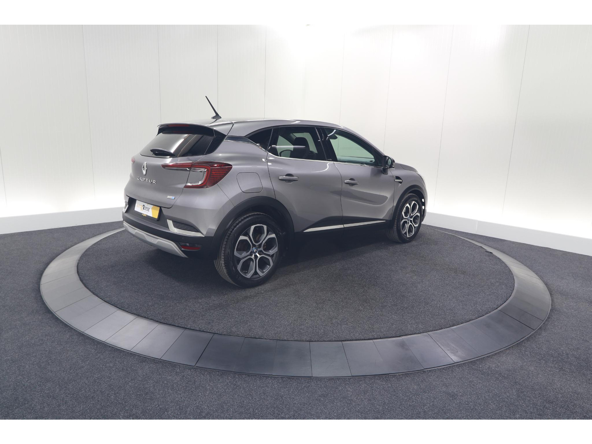 Renault Captur 1.6 E-Tech Plug-in Hybrid 160 Intens | Parkeersensoren | Apple Carplay | Navigatie | Climate Control