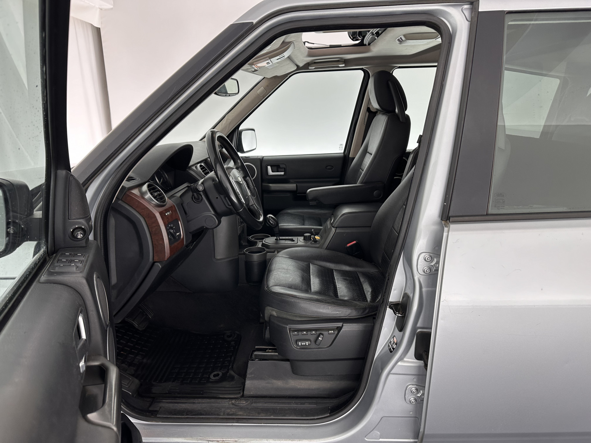 Land Rover DISCOVERY 3 *MOTOR-DEFECT* Aut. *PANO | FULL-LEATHER | XENON | HARMAN/KARDON | MEMORY-PACK | AIR-SUPENSION | NAVI-FULLMAP | 19''ALU | ECC | PDC | CRUISE | TOWBAR*