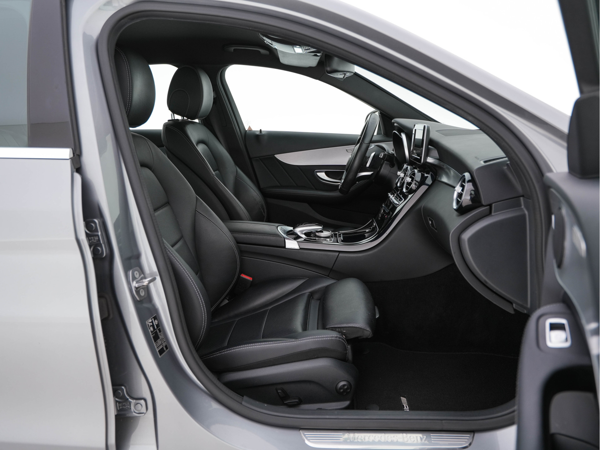 Mercedes-Benz C-klasse 300 CDI HYBRID Lease Edition AMG-Sport-Pack Aut. *FULL-LED | ARTICO-FULL-LEATHER | NAVI-FULLMAP | SPORT-SEATS | ECC | SHIFT-PADDLES | PDC | CRUISE | CAMERA | 18''ALU *