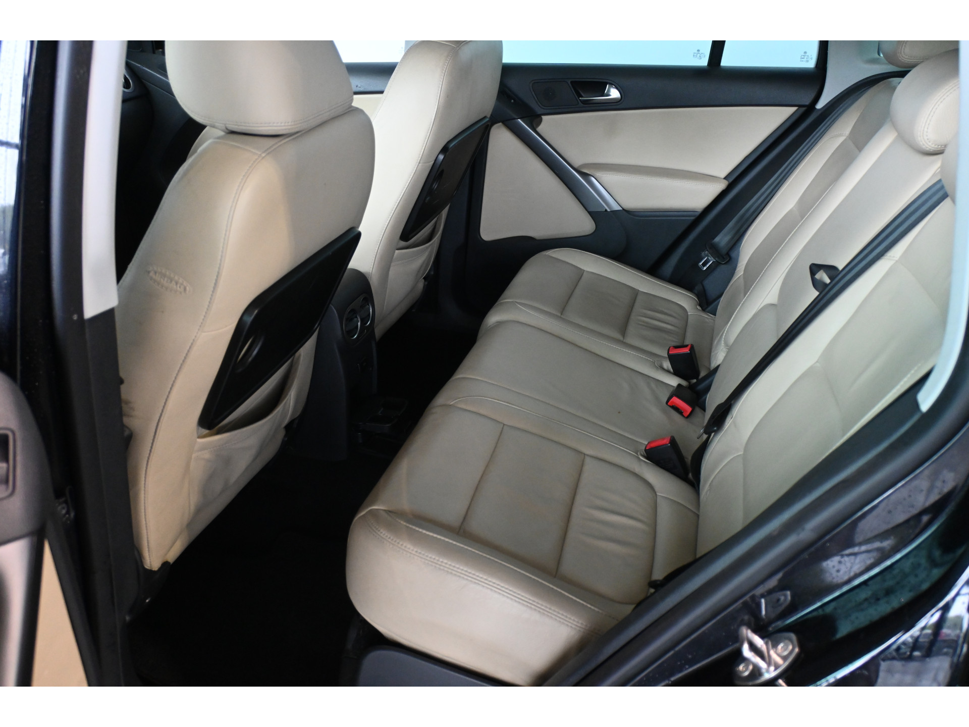 Volkswagen Tiguan 2.0 TDI Automaat DSG Sport&Style 4Motion Clima Cruise control Trekhaak Leder Lichtmetaal Inruil mogelijk